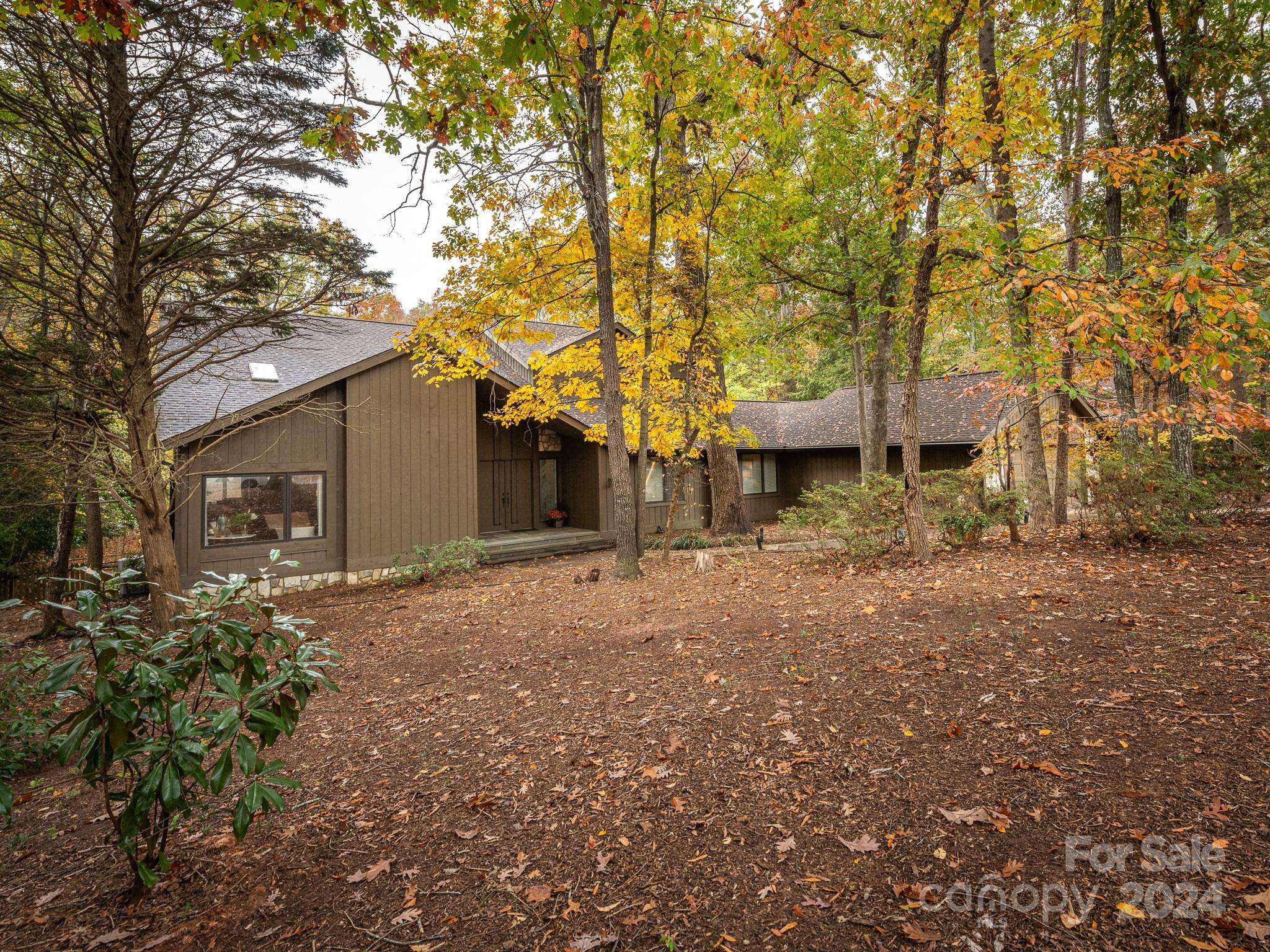 Matthews, NC 28105,9554 Hunting CT