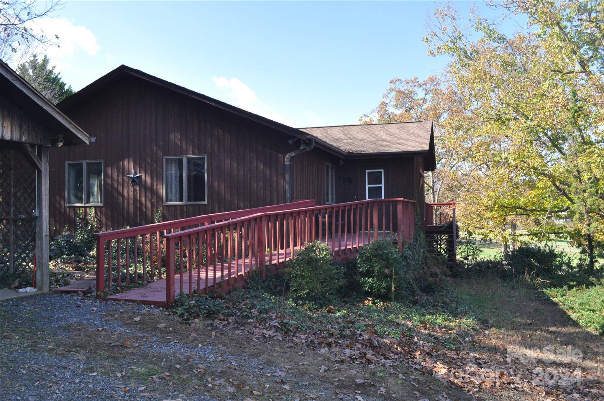 Tryon, NC 28782,451 Bill Holbert RD