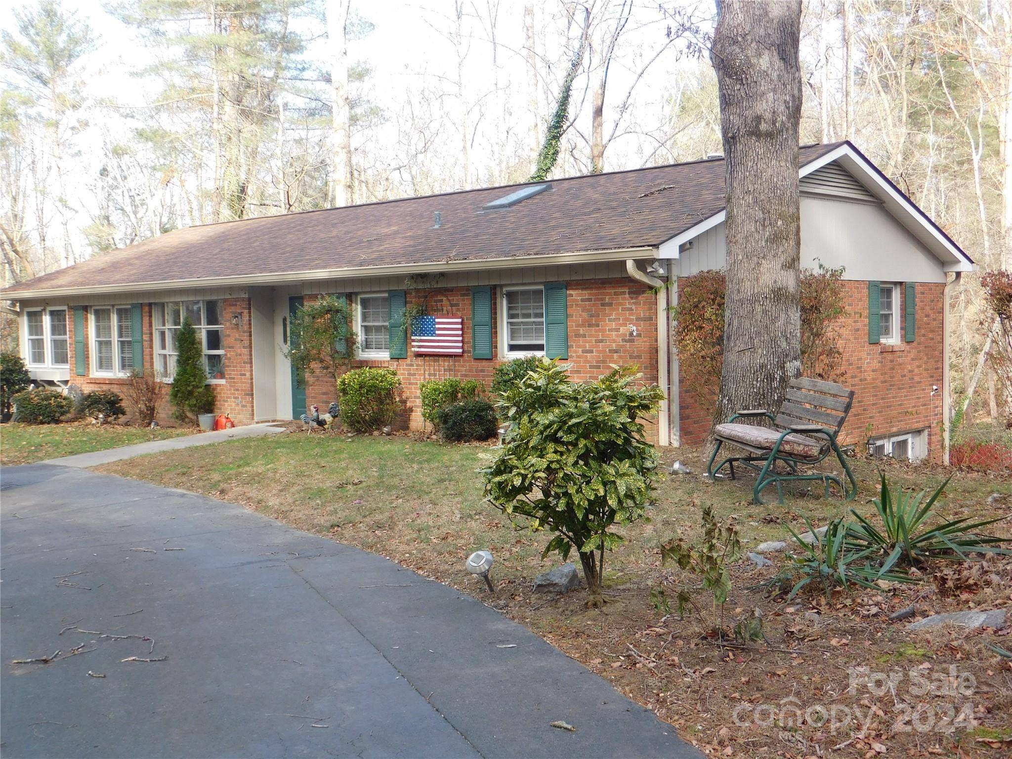 Hendersonville, NC 28791,171 Surry LN