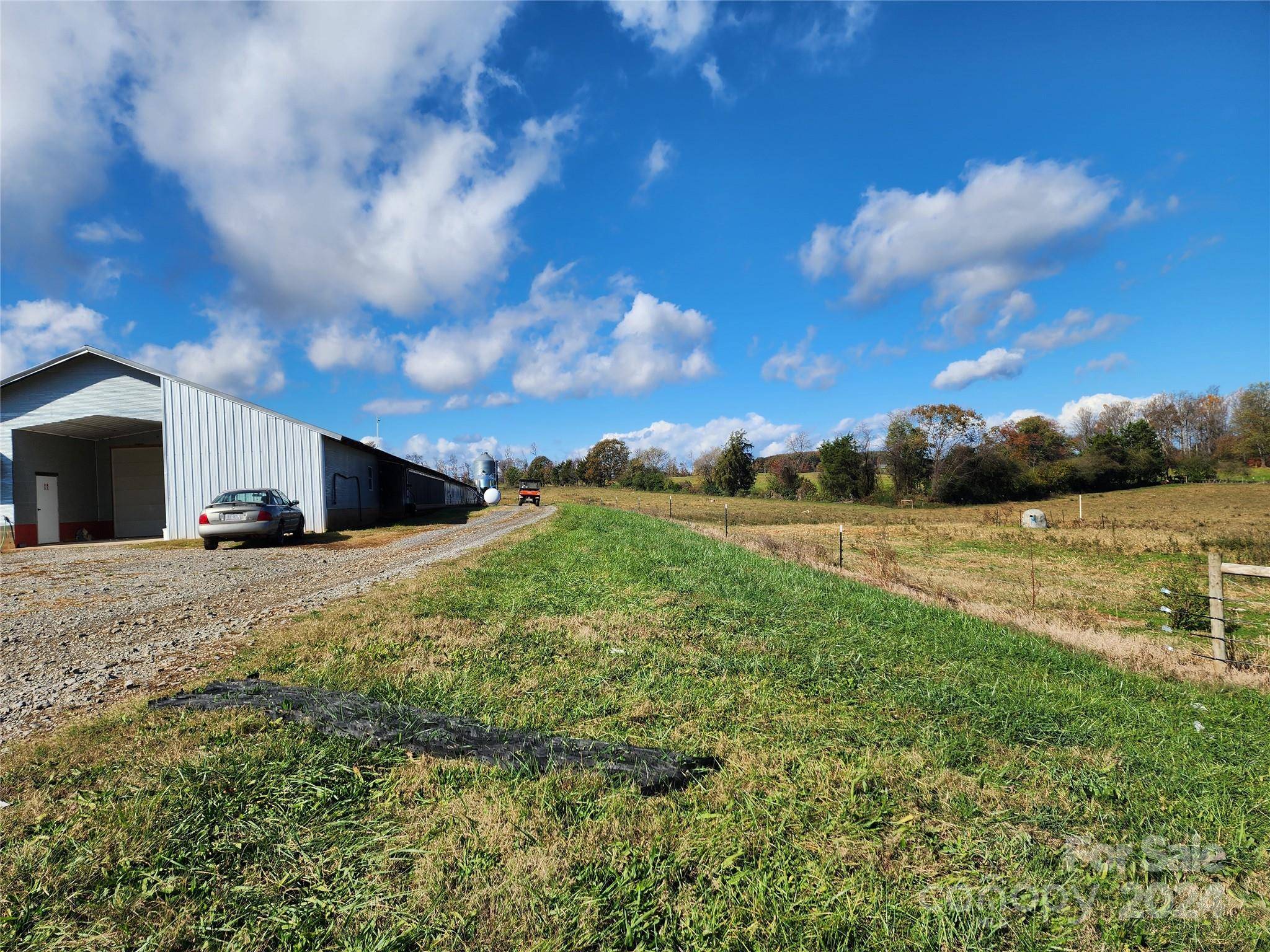 Hamptonville, NC 27020,1748 (A, B, C) Hunter RD