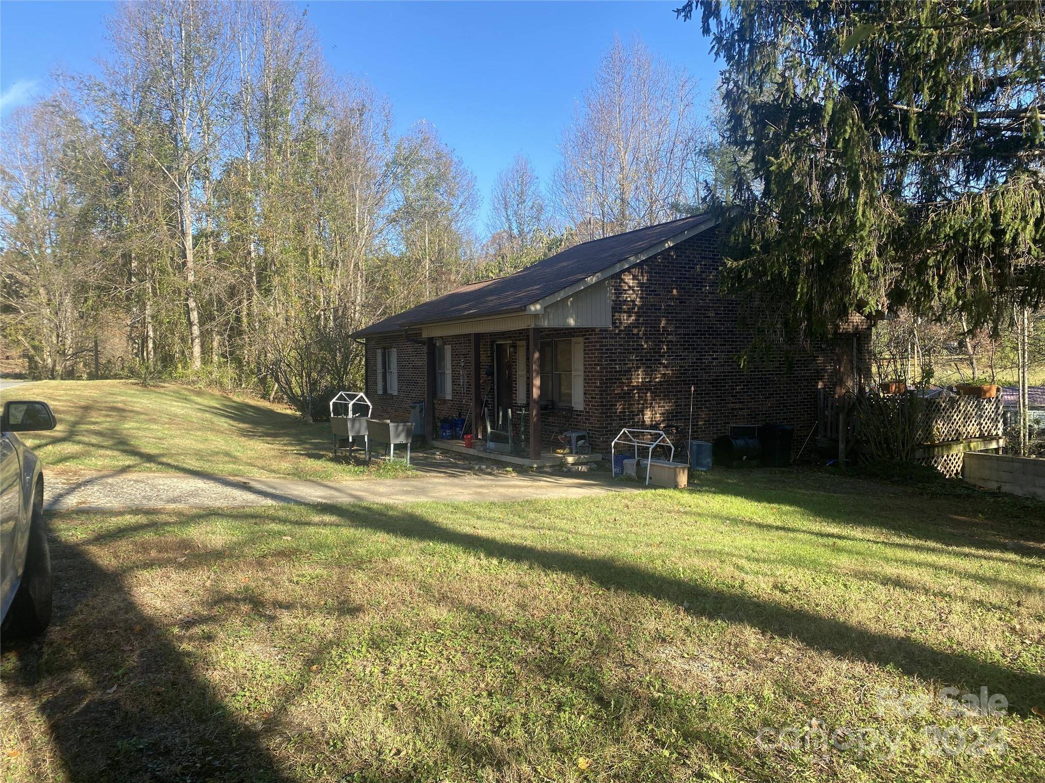 Marion, NC 28752,489 deacon DR