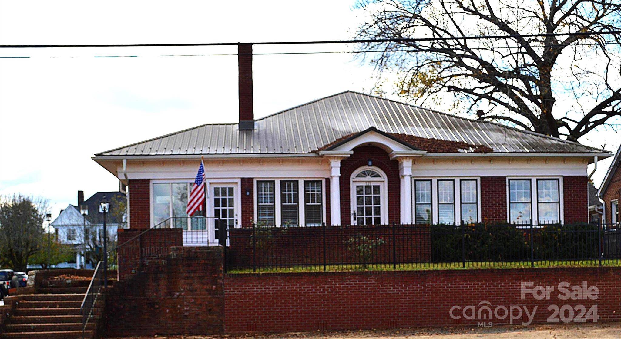 Lexington, NC 27292,121 W Center ST