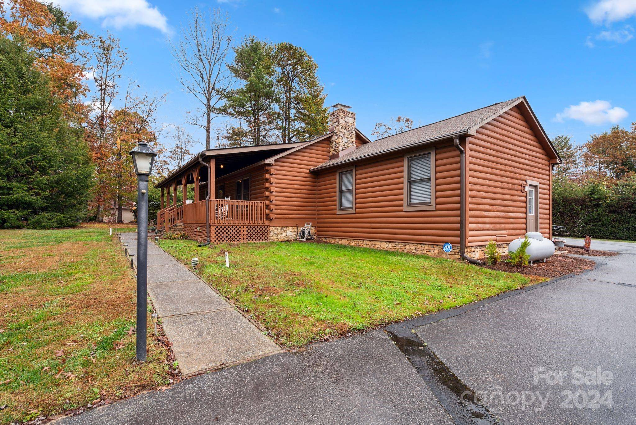 Flat Rock, NC 28731,42 Pine Tree LN