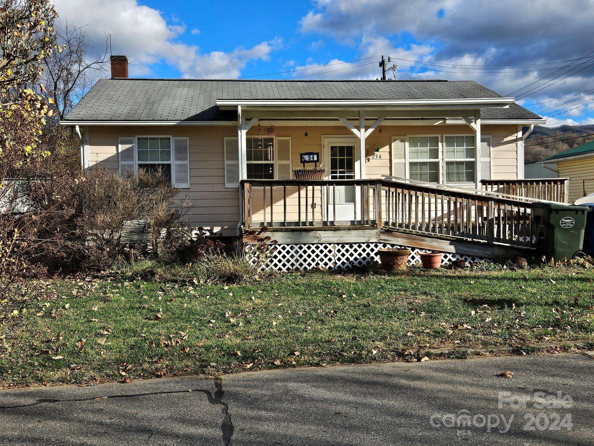 Waynesville, NC 28786,254 Westwood CIR