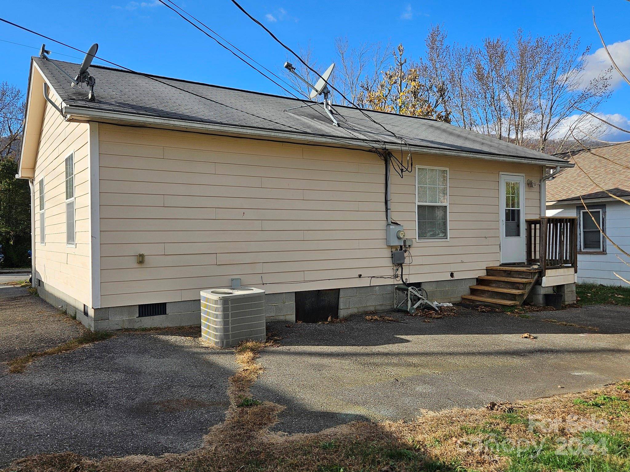 Waynesville, NC 28786,254 Westwood CIR