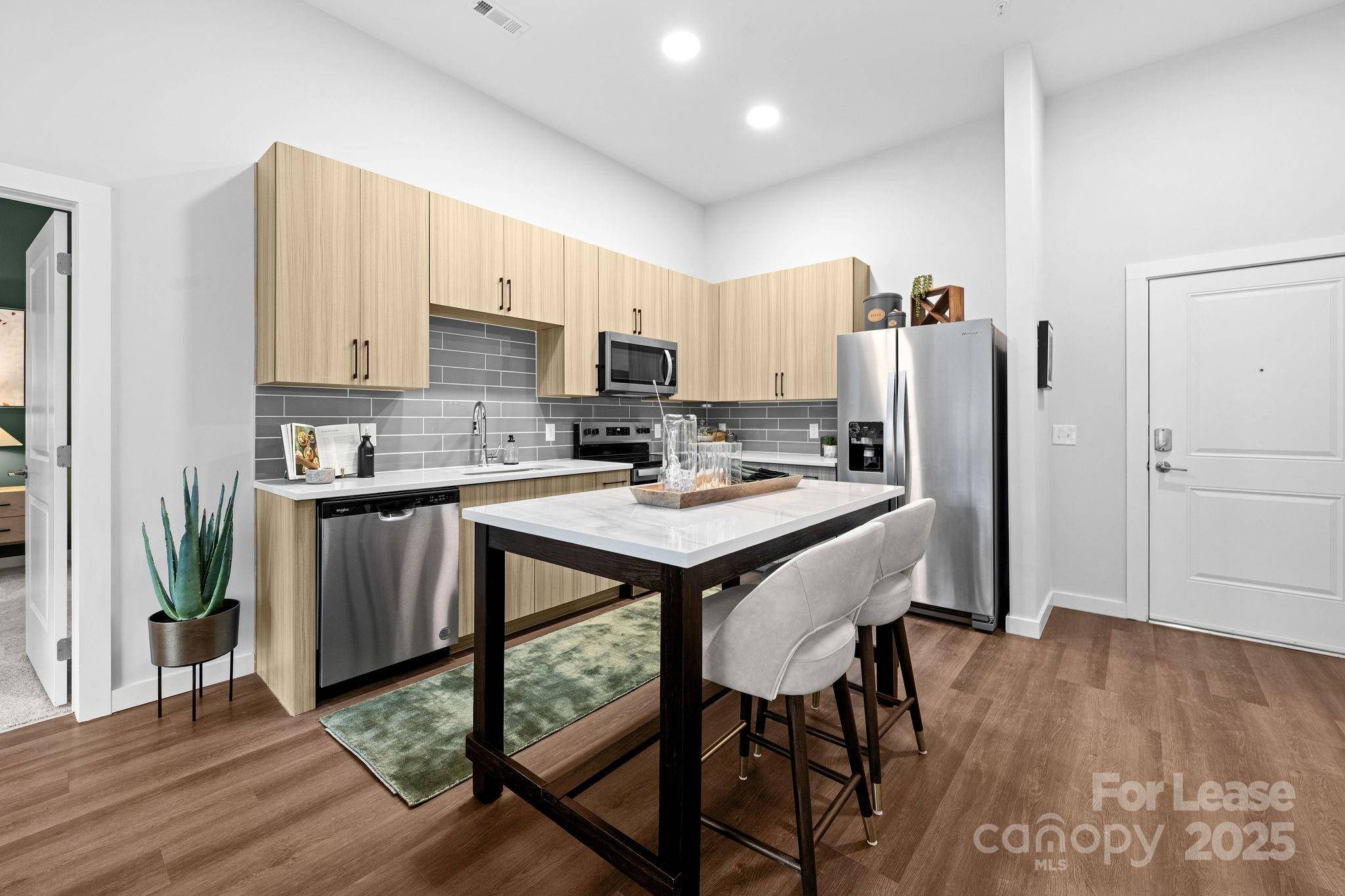 Charlotte, NC 28217,5120 77 Center DR #1A