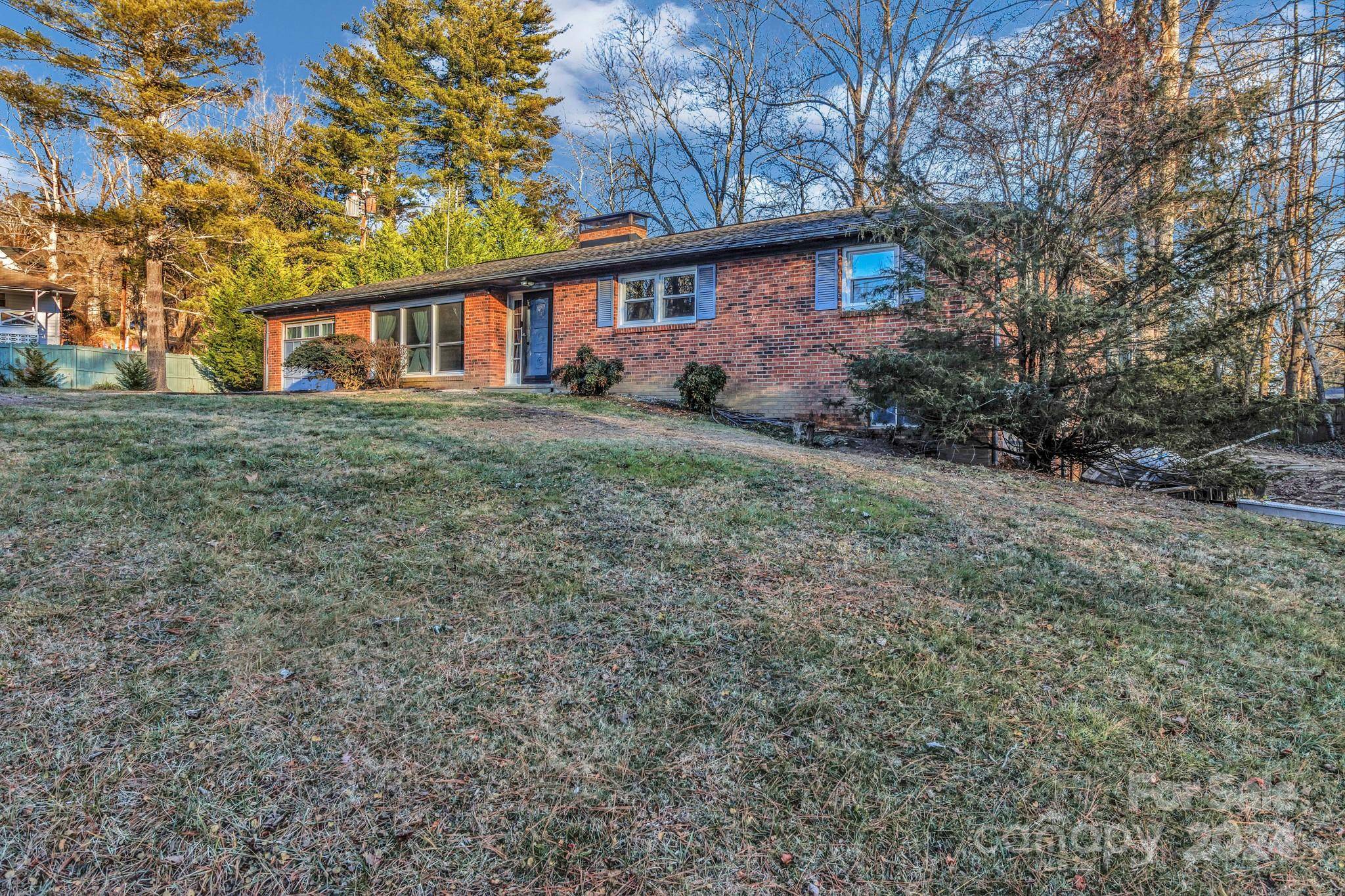 Hendersonville, NC 28791,101 Forest DR