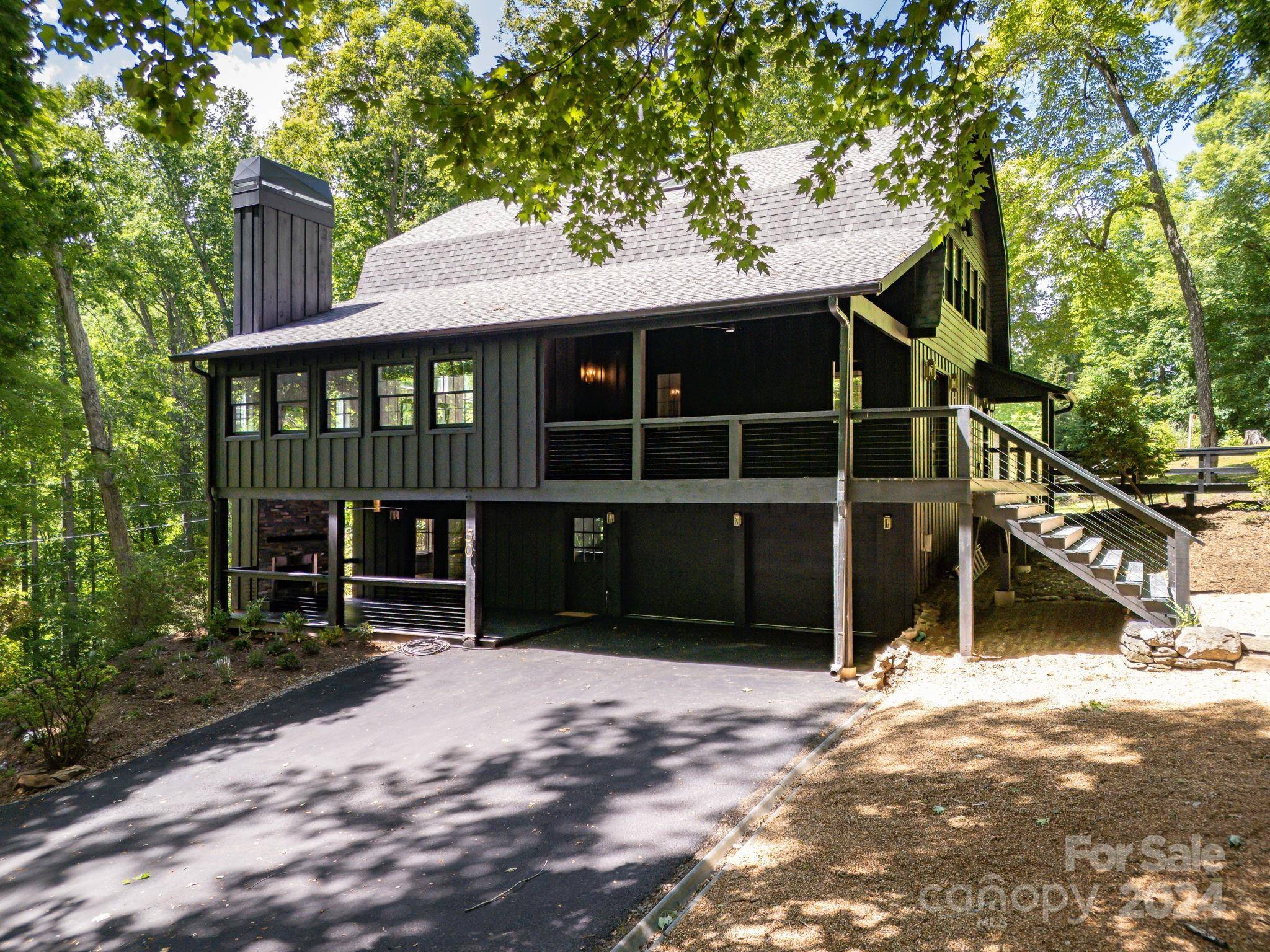 Burnsville, NC 28714,50 Turkey Trot LN