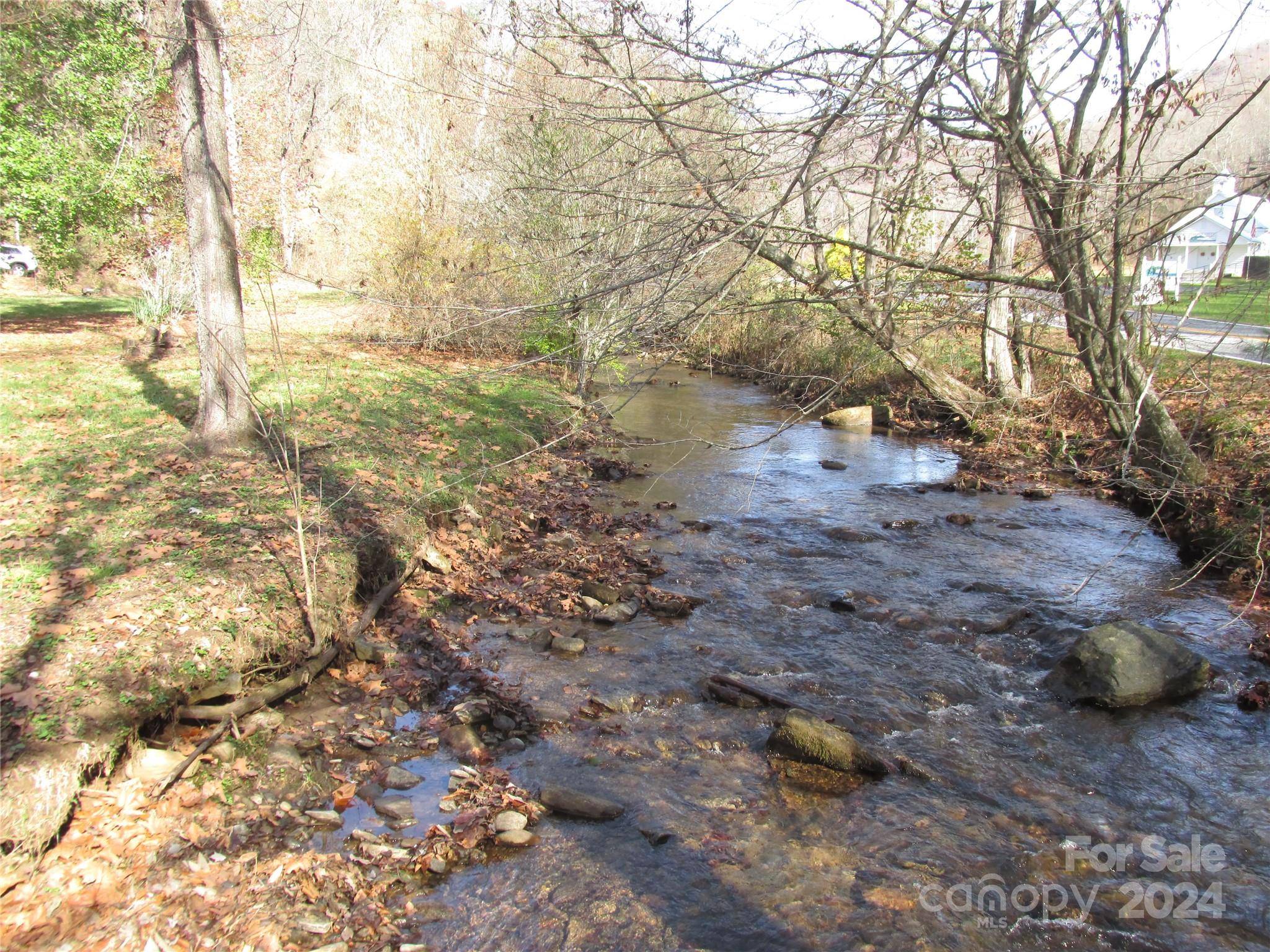 Cullowhee, NC 28723,967 Moses Creek RD