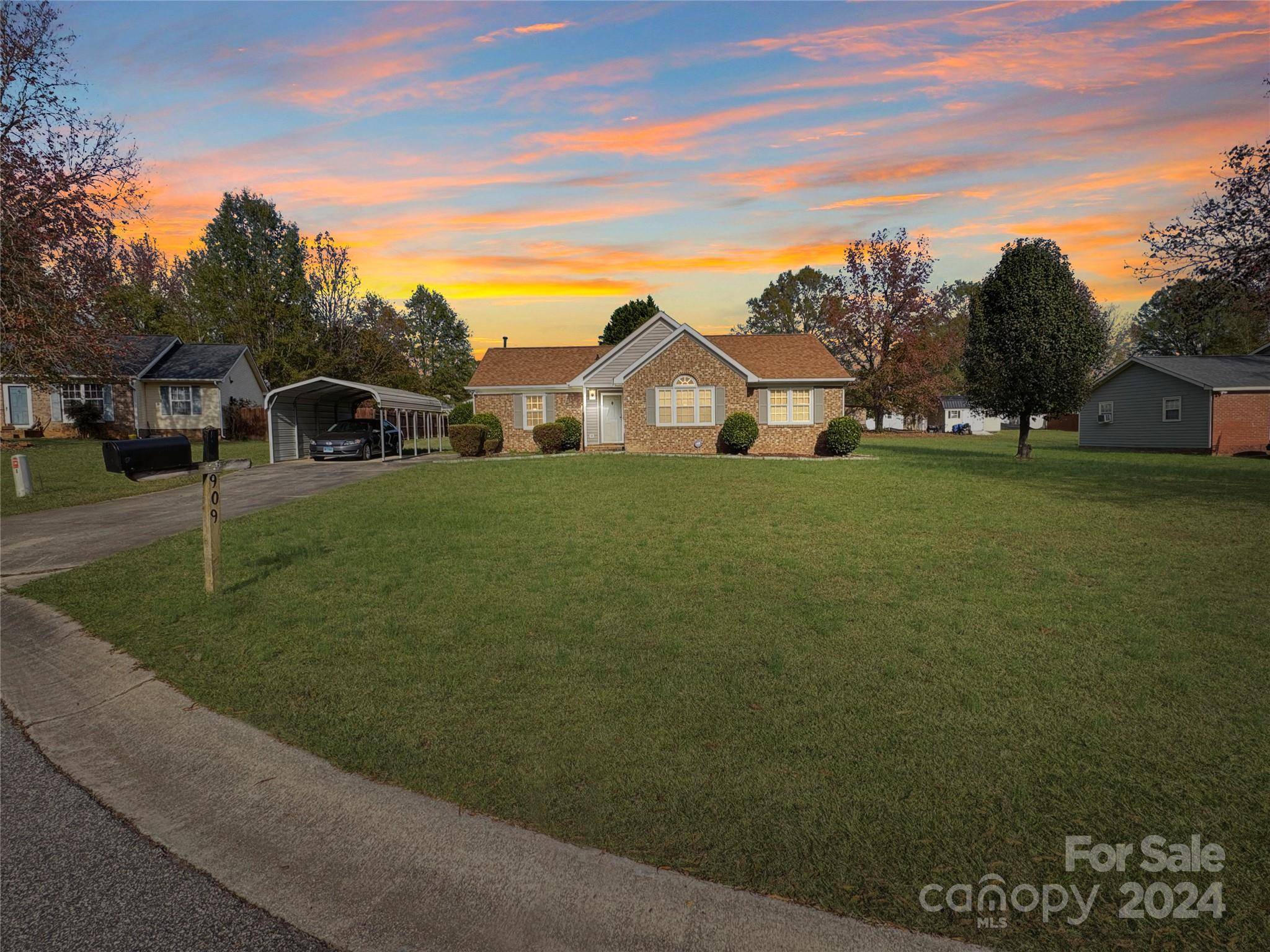 Monroe, NC 28112,909 Cameron CT