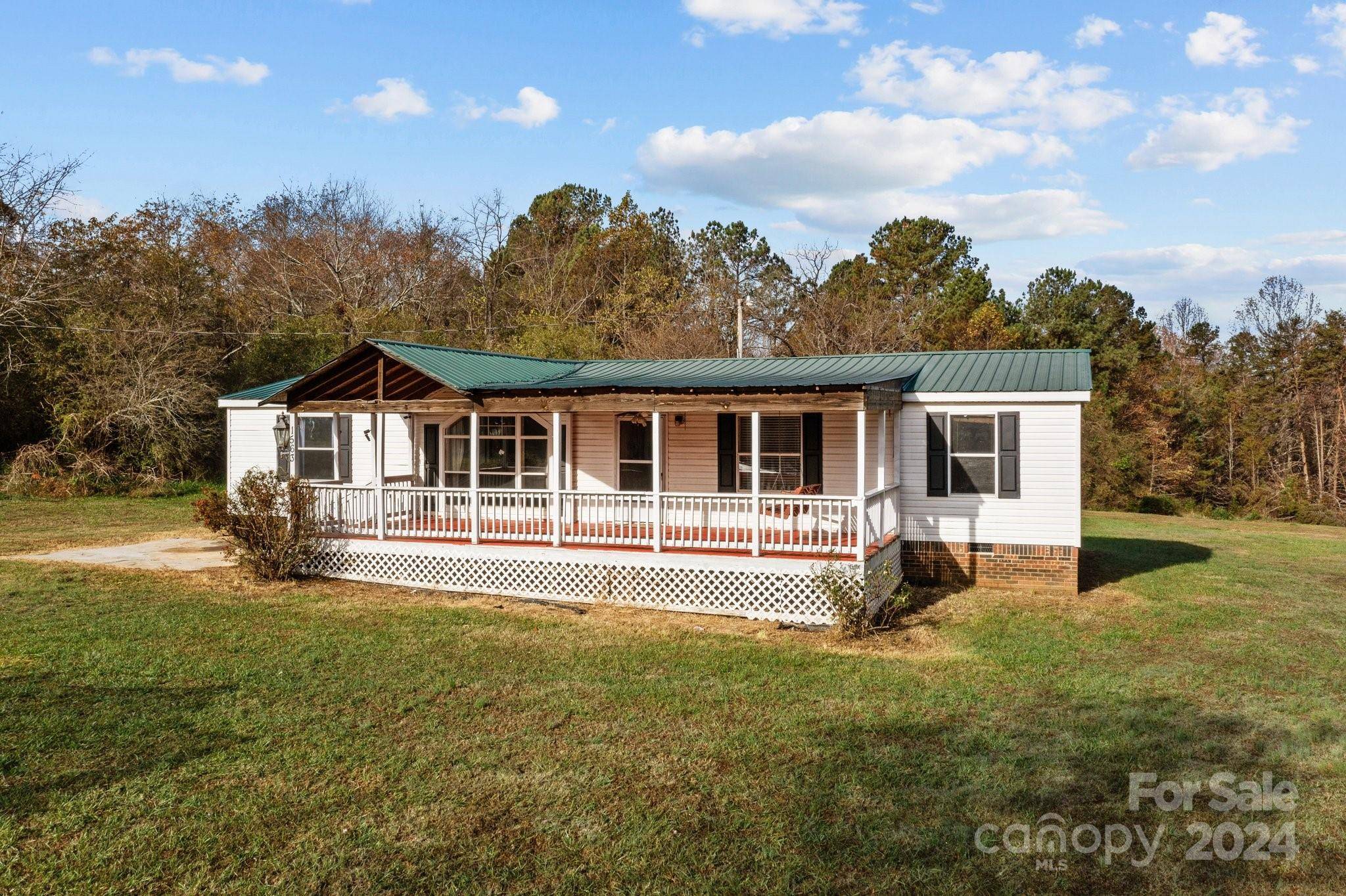 Lincolnton, NC 28092,1563 Lee Huss LN