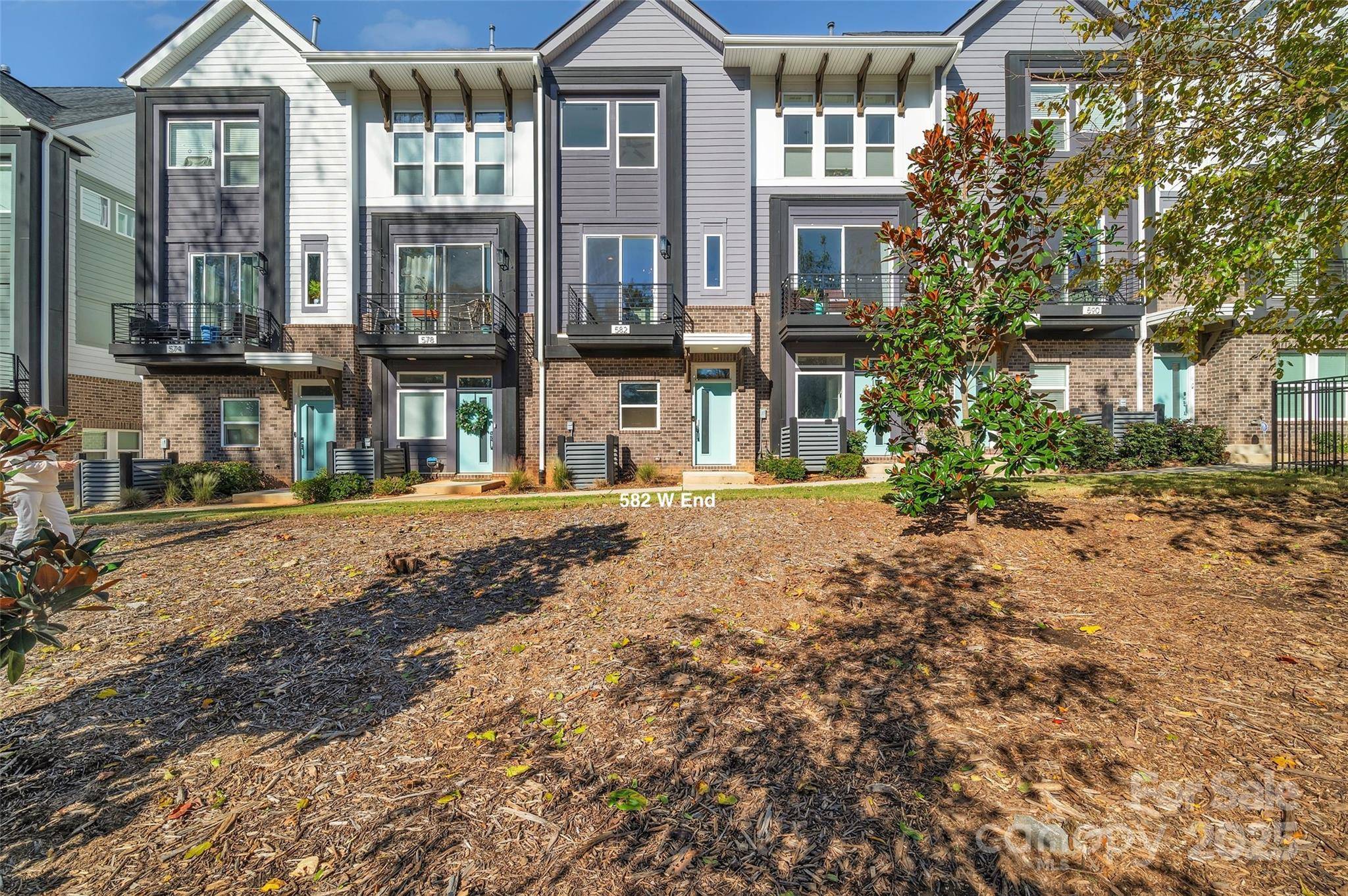 Charlotte, NC 28208,582 West End DR
