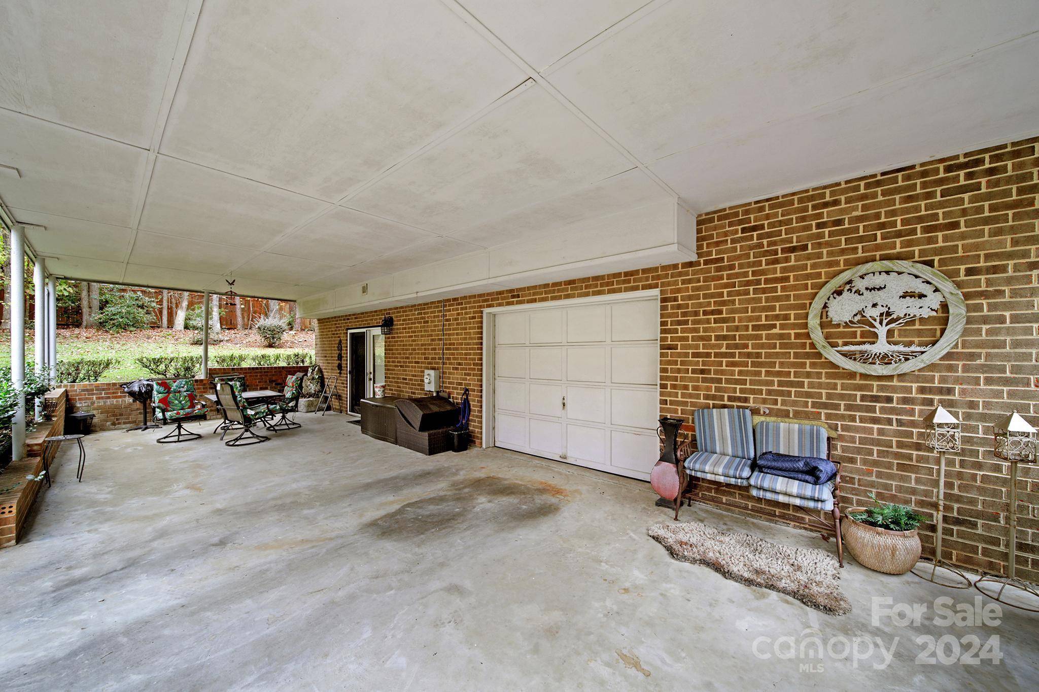 Matthews, NC 28104,533 Amanda DR