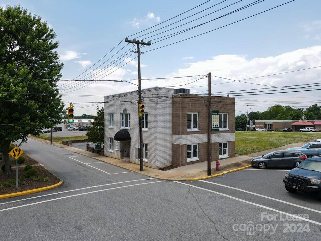 Taylorsville, NC 28681,214 Main Avenue DR #1