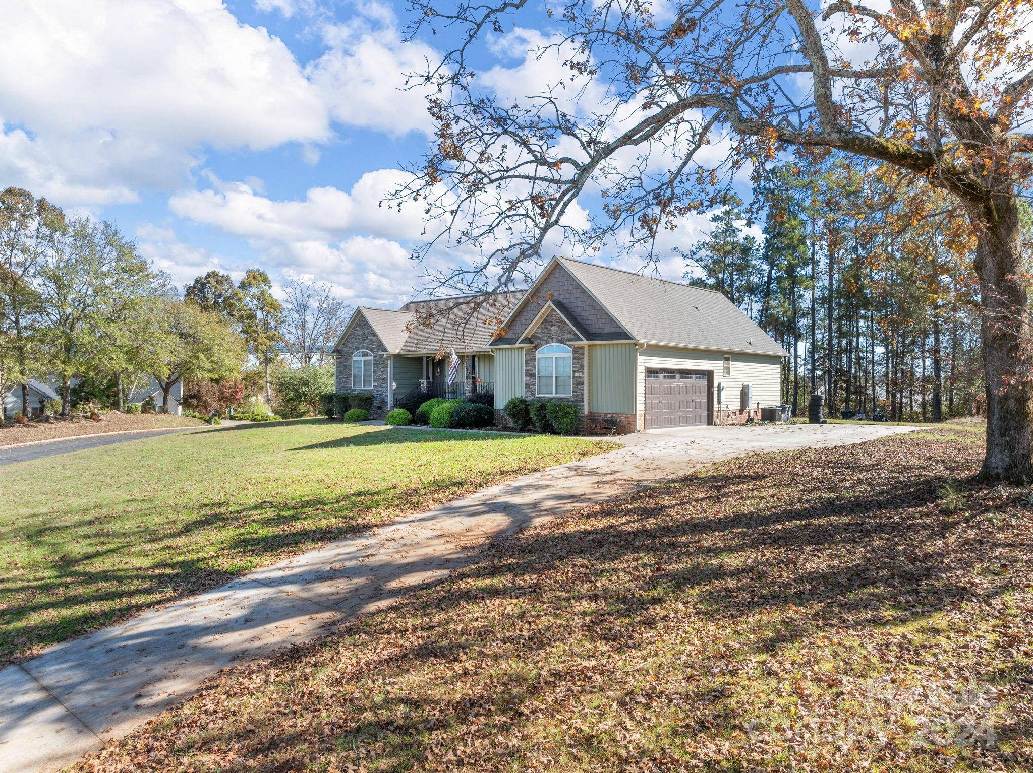 Chesnee, SC 29323,118 Heartleaf WAY