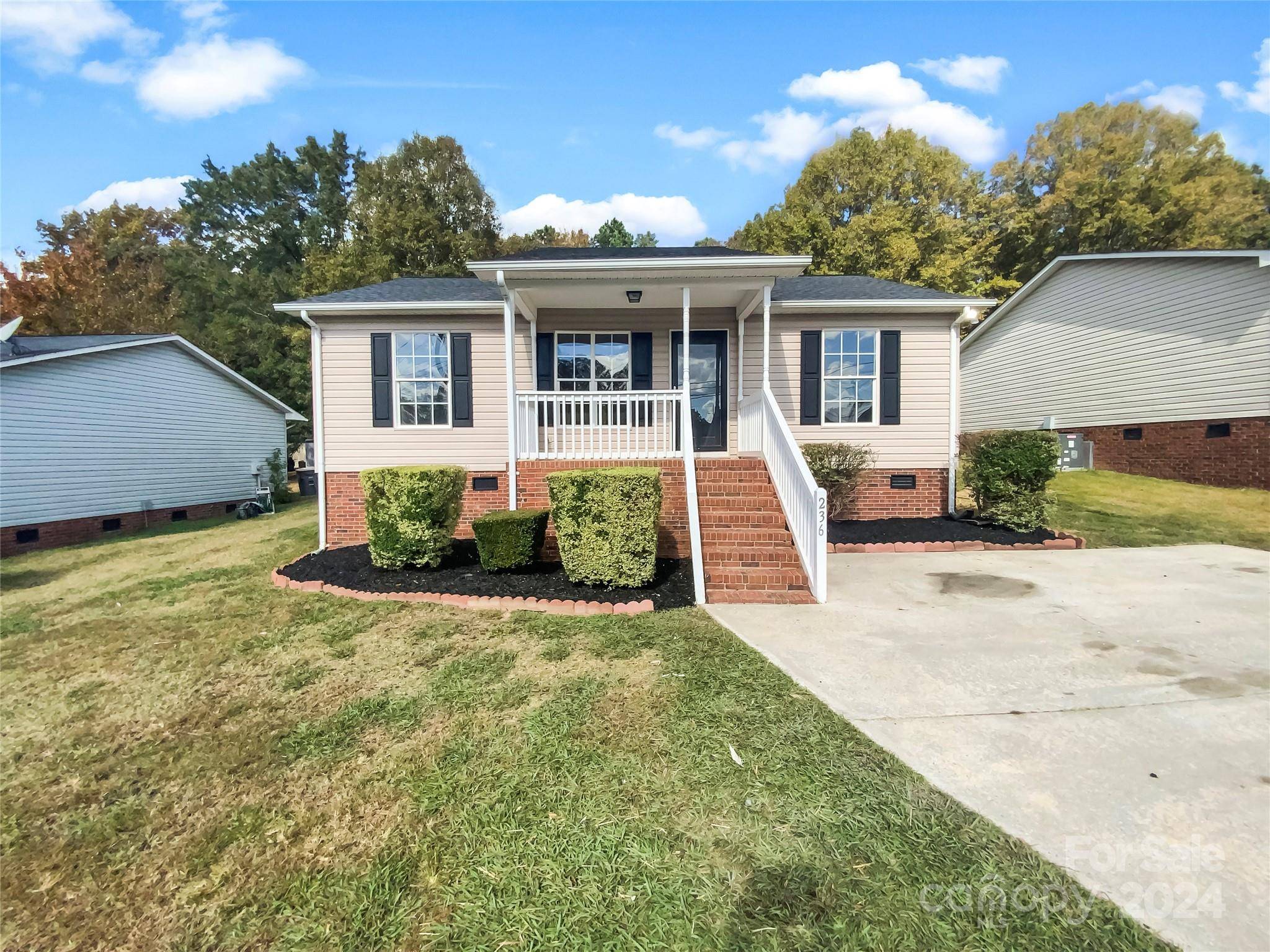 Kannapolis, NC 28081,236 Kimball ST