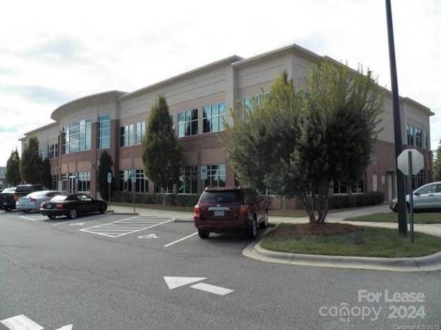 Charlotte, NC 28262,2315 Arbors DR #Office 7