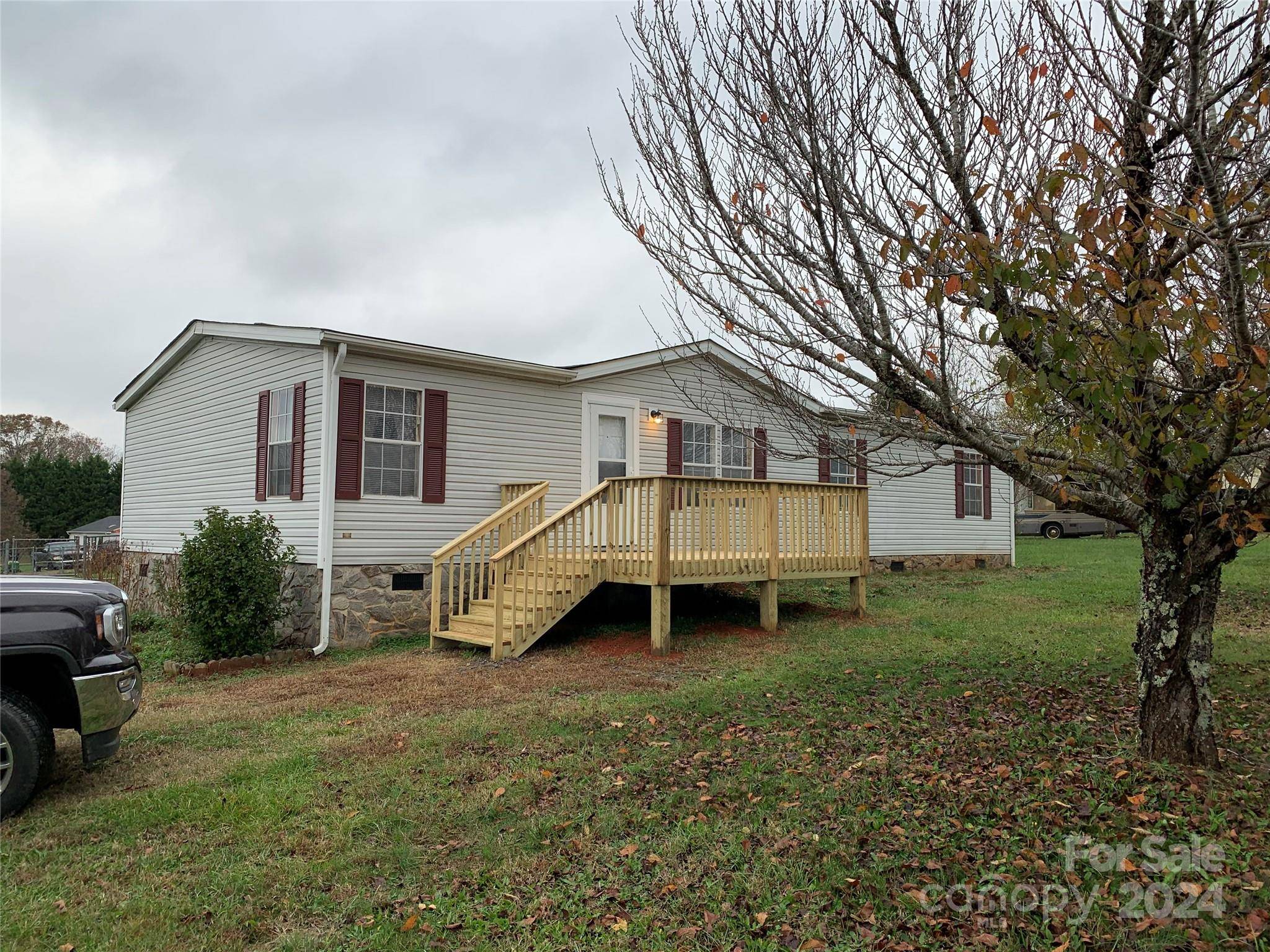 Cherryville, NC 28092,5204 Flay RD