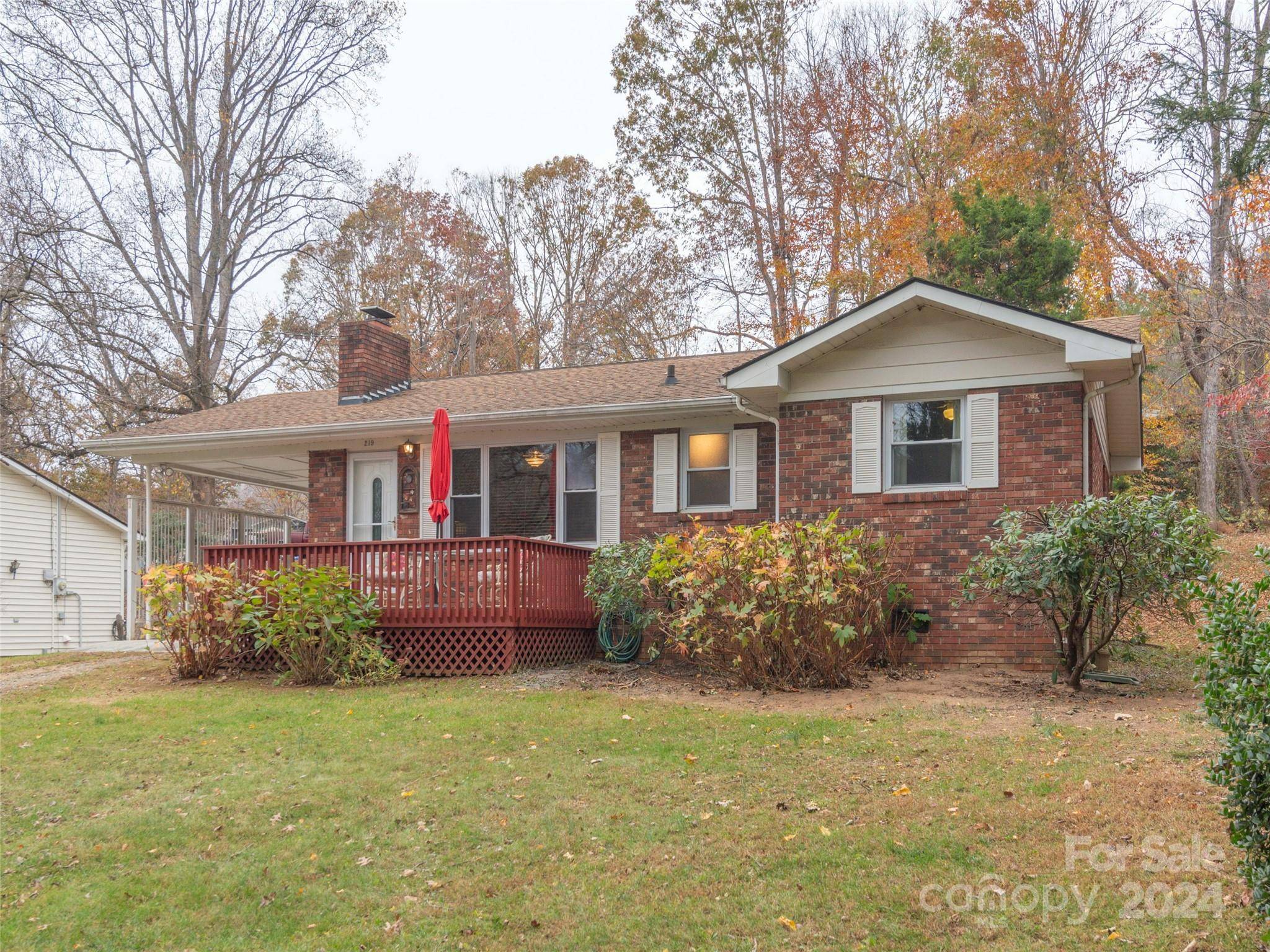 Swannanoa, NC 28778,219 Northeast AVE