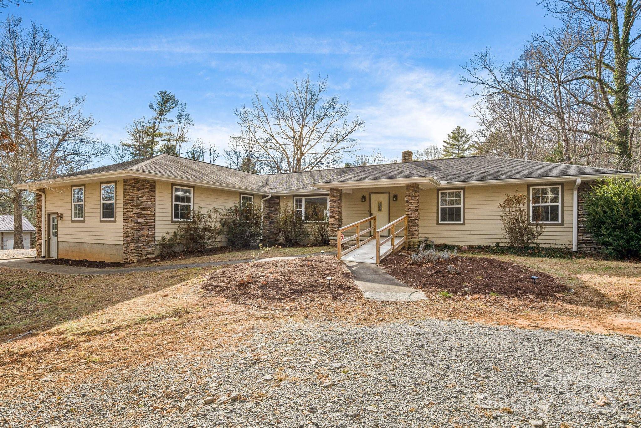 Hendersonville, NC 28739,117 Old Tanglewood TRL