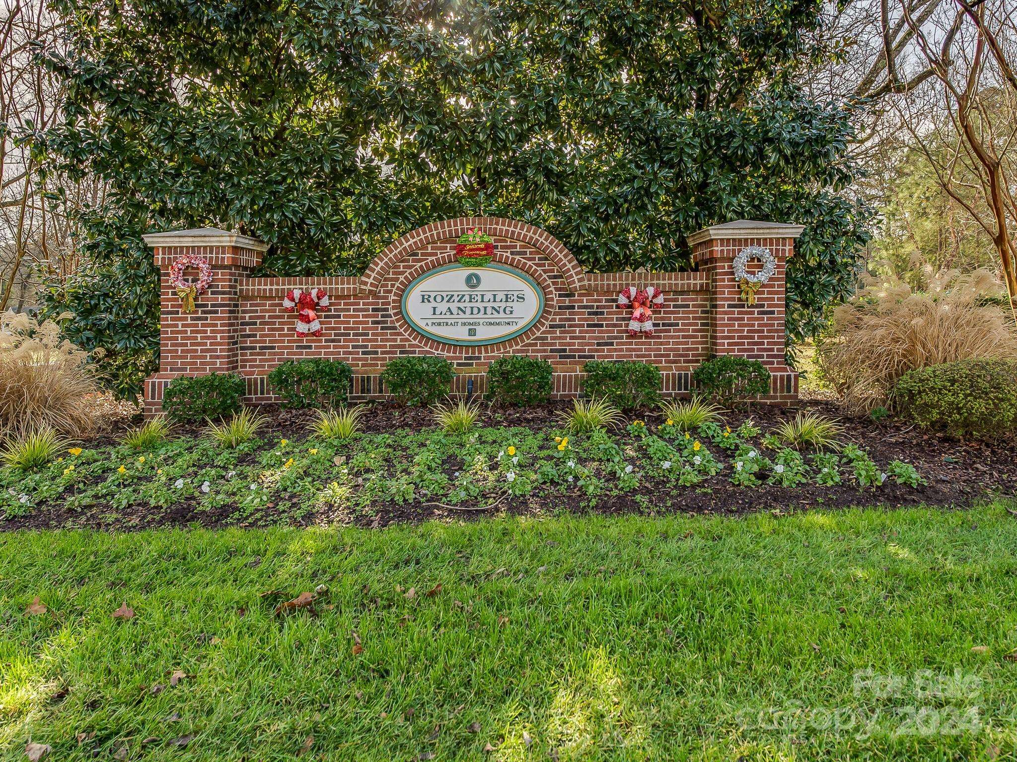 Charlotte, NC 28214,2711 Rozzelles Landing DR