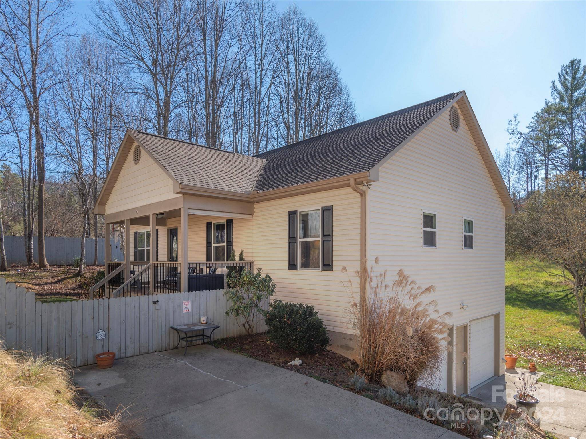 Weaverville, NC 28787,16 Southwood DR