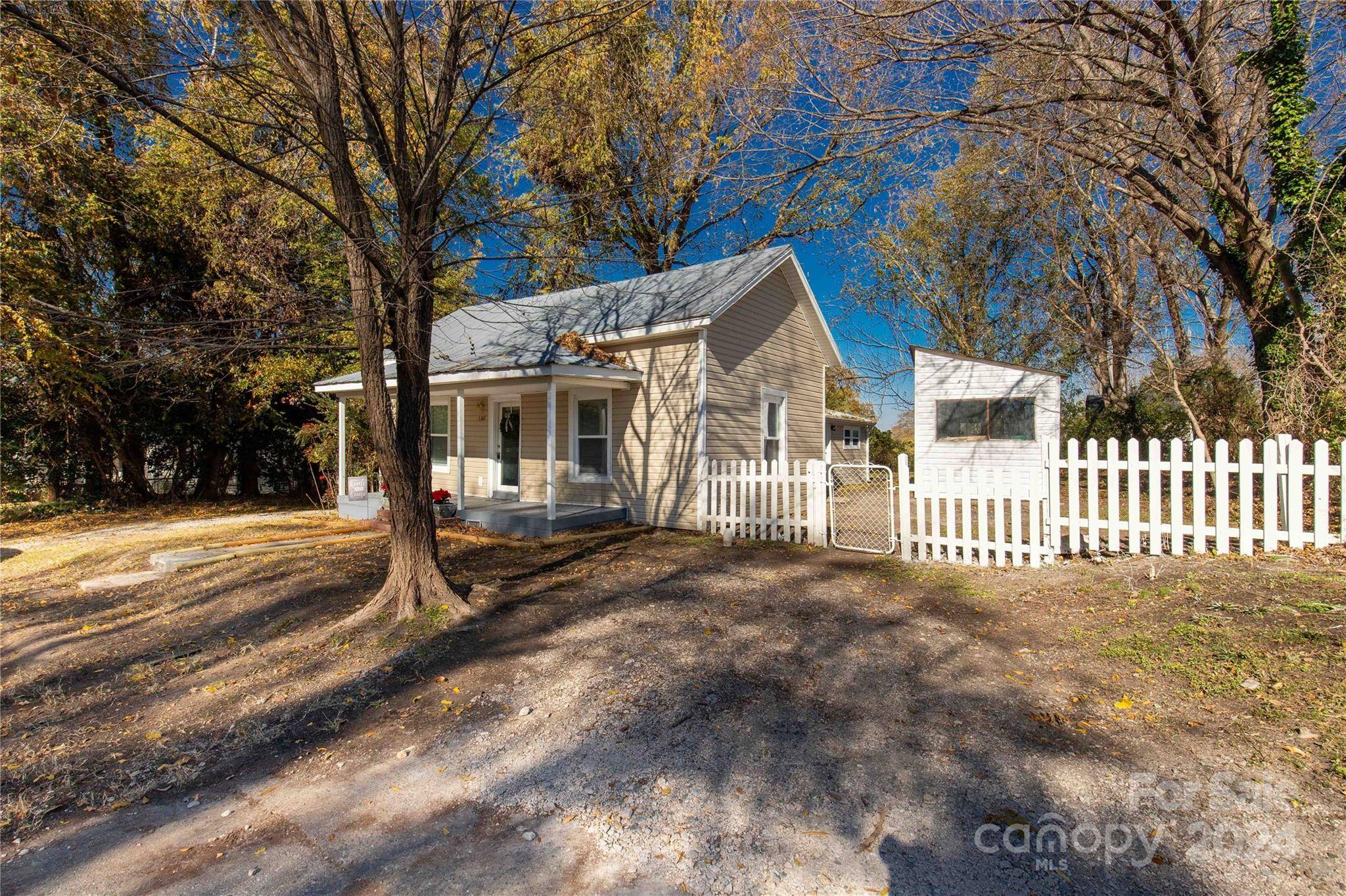 Clover, SC 29710,102 Oakland ST