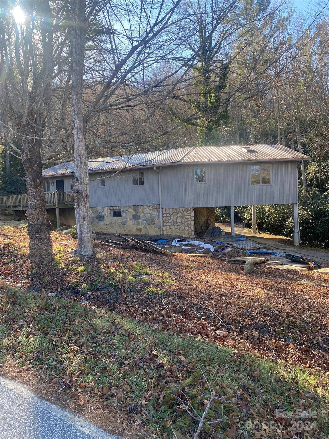 Spruce Pine, NC 28777,120 Parkwood Hill DR