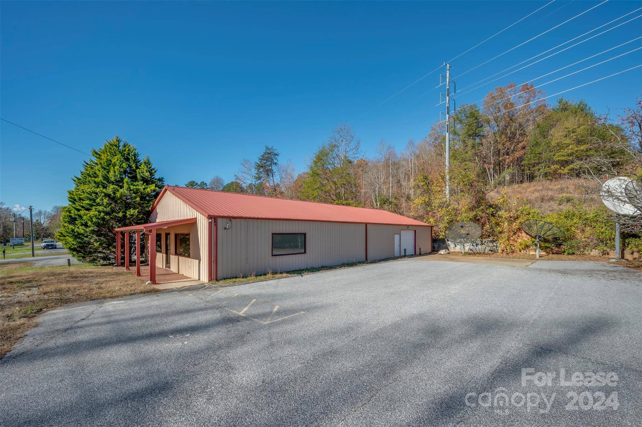 Spindale, NC 28160,871 Thunder RD