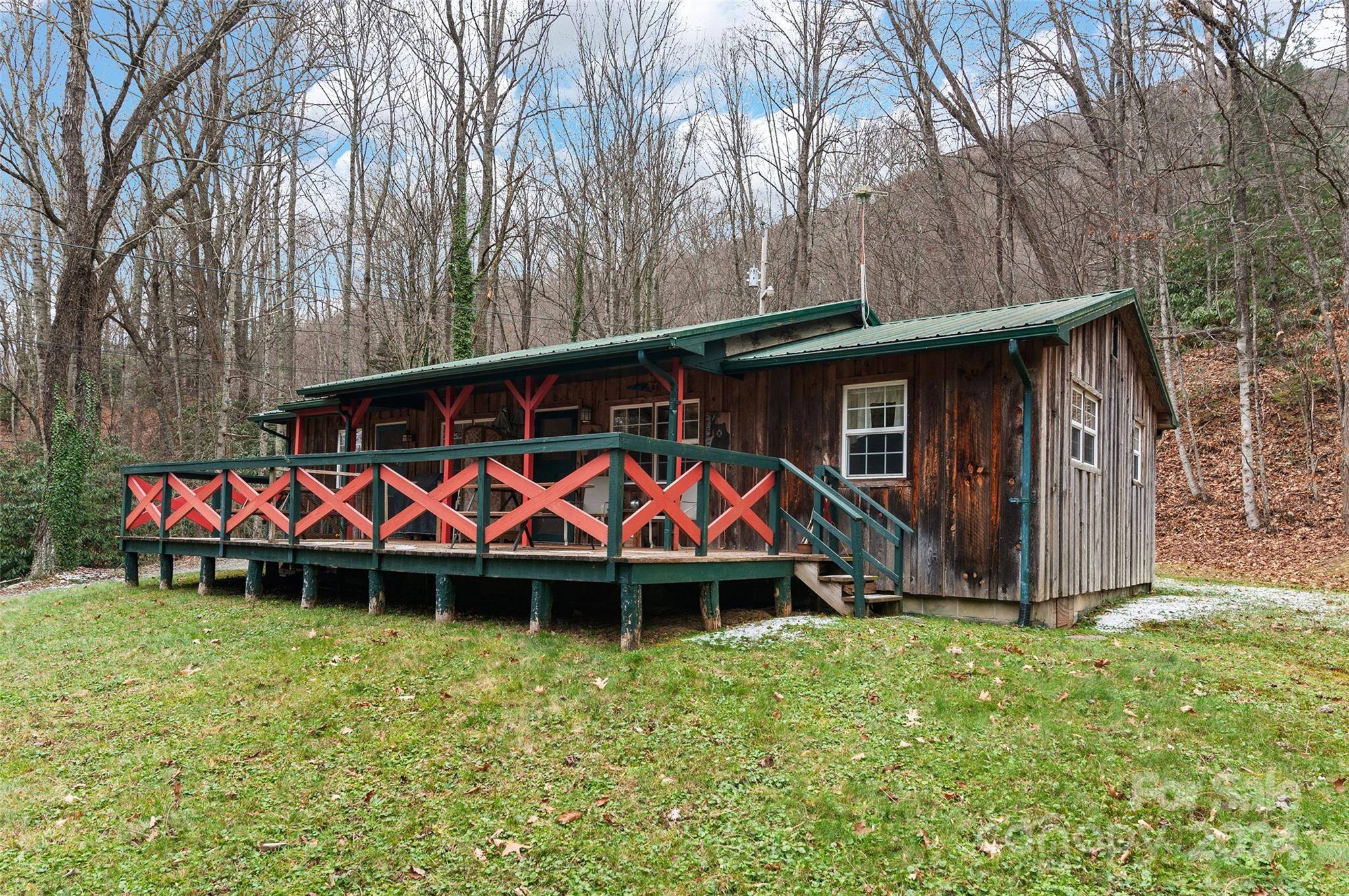 Maggie Valley, NC 28751,28 Mull Cove RD