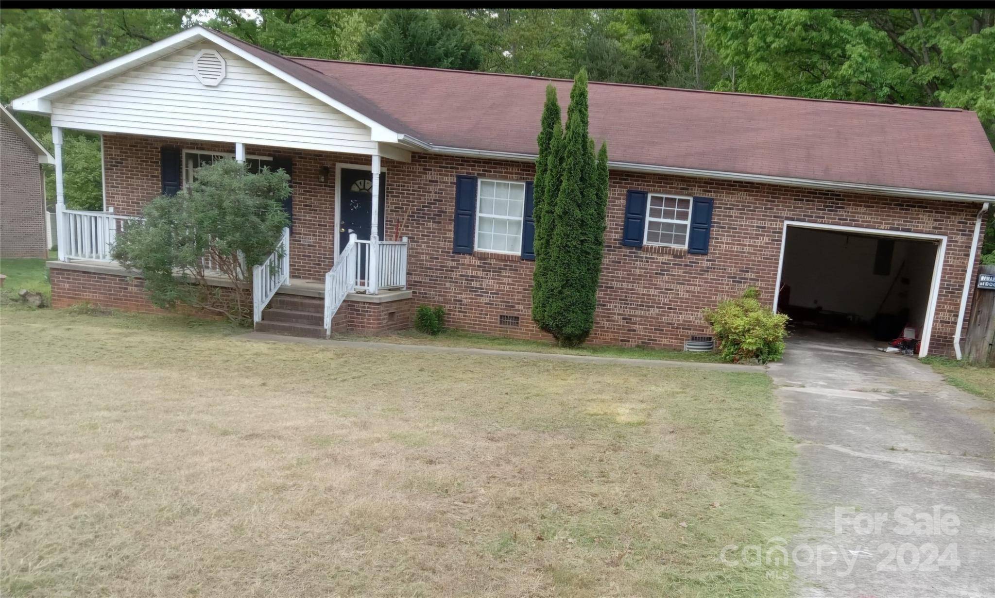 Conover, NC 28613,5487 Twelve Oak LN