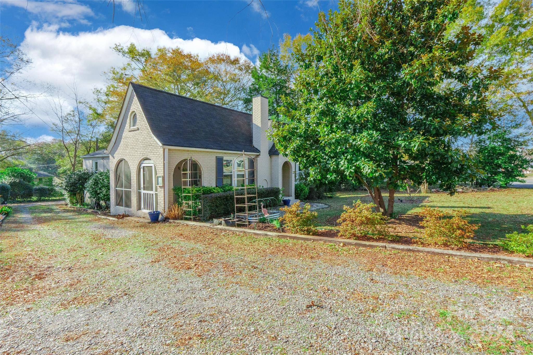 Fort Mill, SC 29715,131 Spratt ST