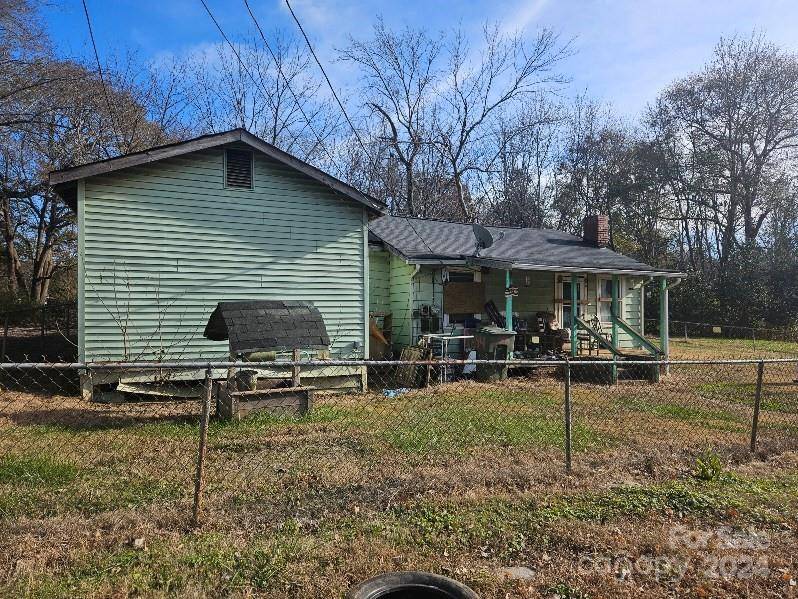 Gastonia, NC 28054,894 Log Cabin DR