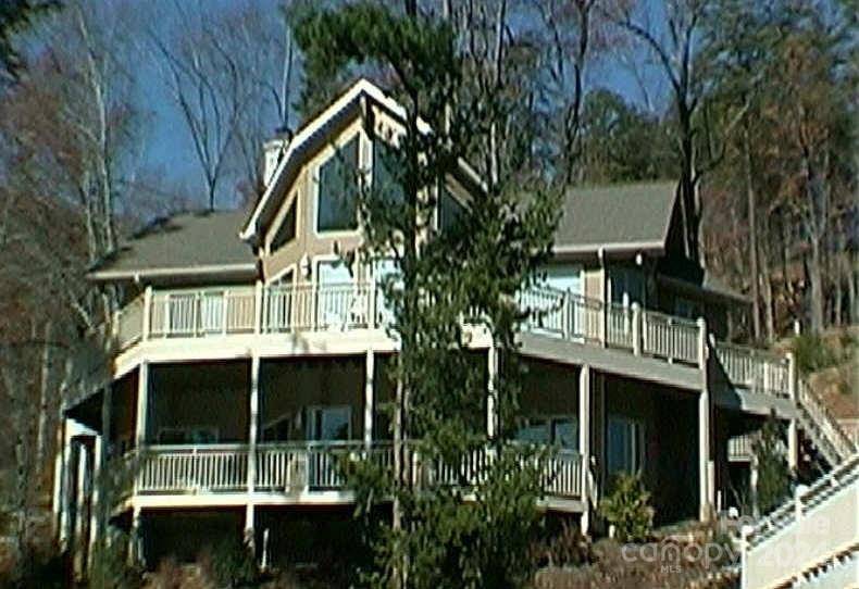 Lake Lure, NC 28746,126 Shoreline CT