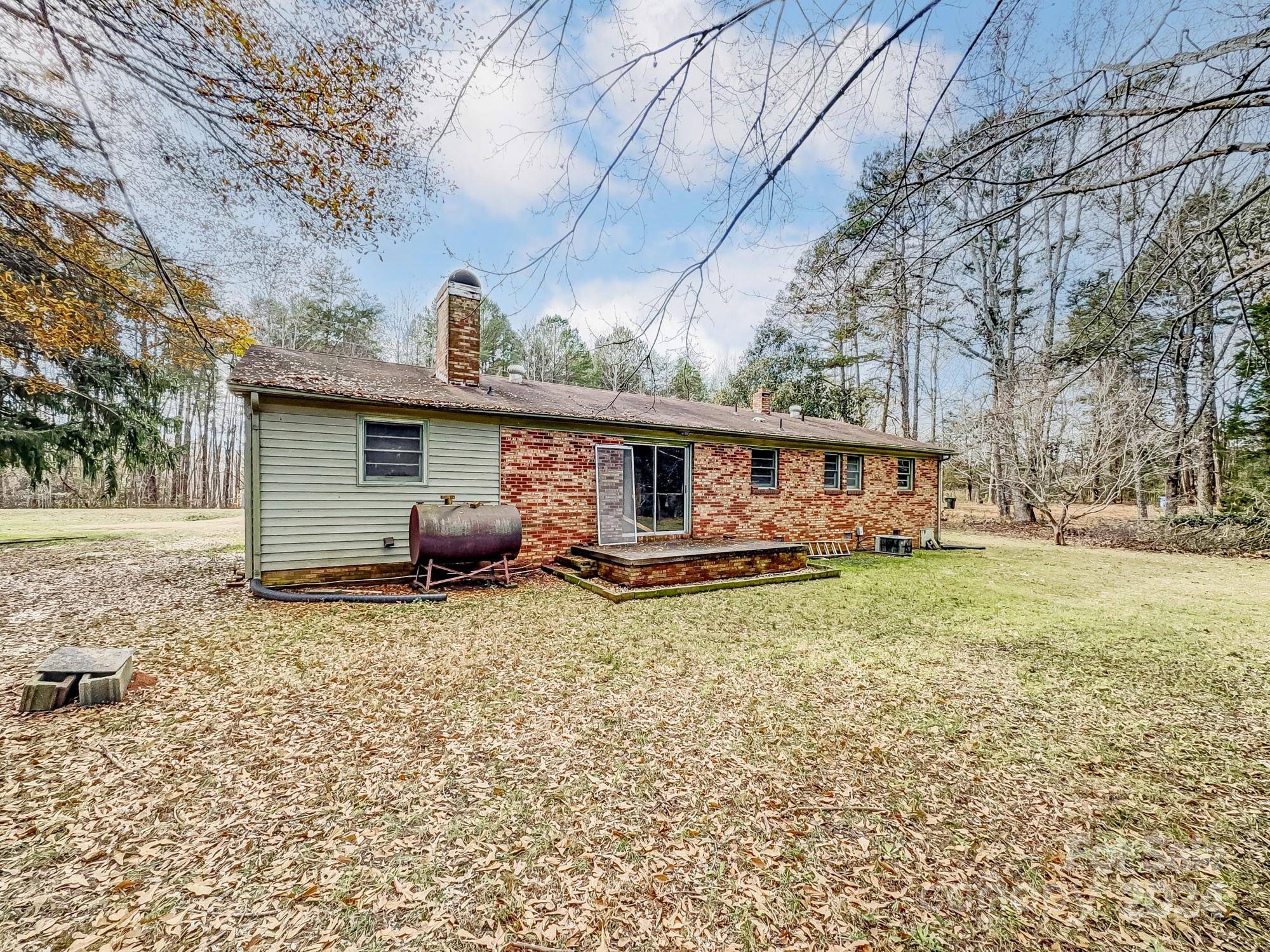 Kings Mountain, NC 28086,313 Lake Montonia RD