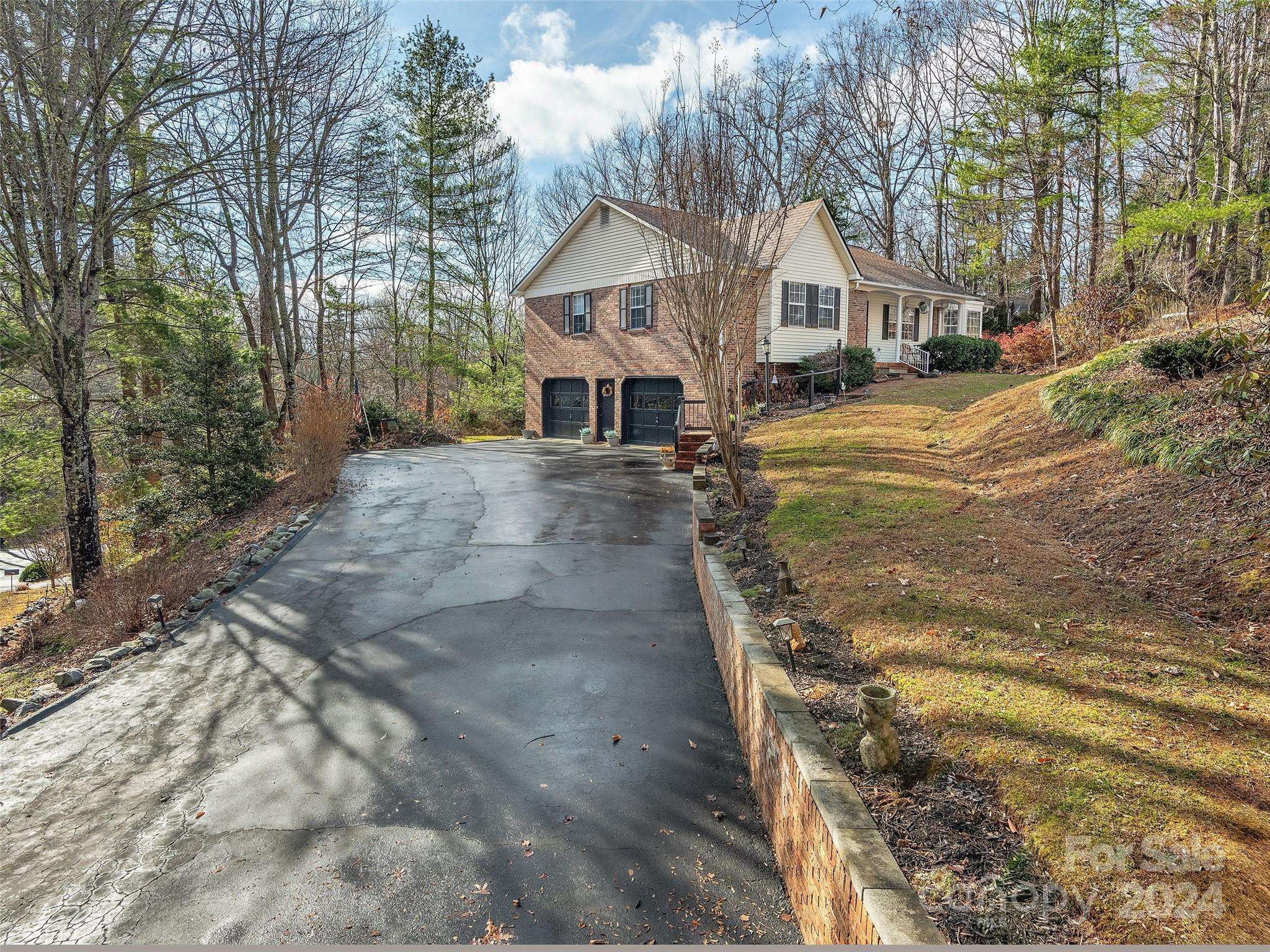 Hendersonville, NC 28739,543 Hunters Glen LN