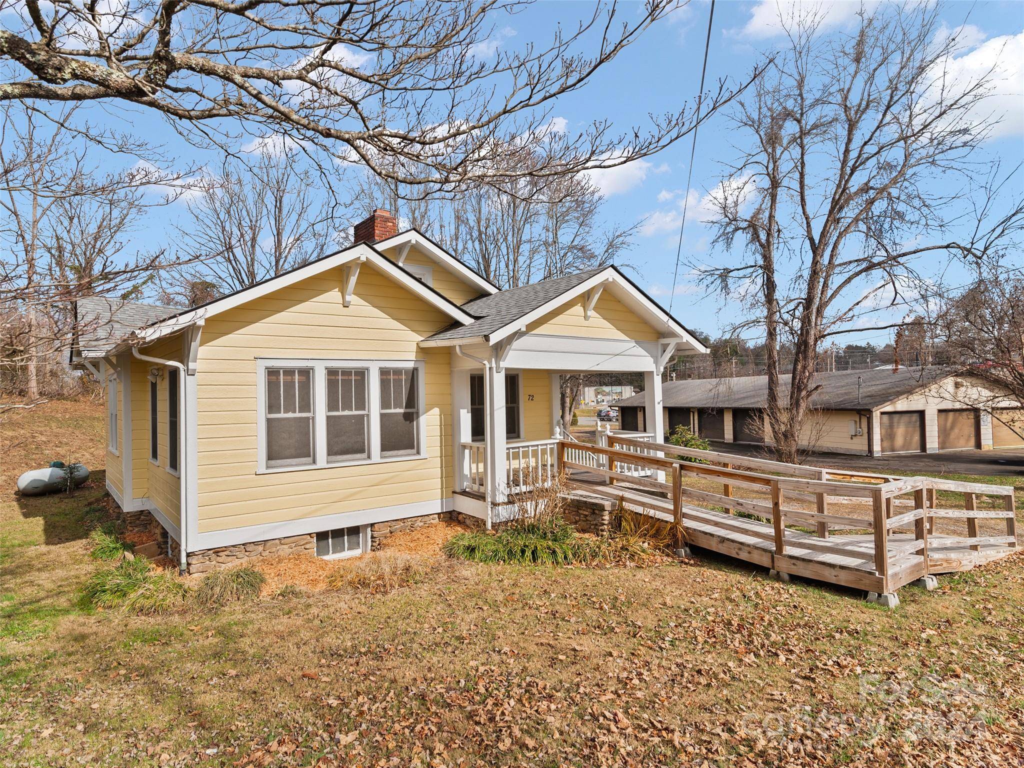 Waynesville, NC 28786,72 Maple ST