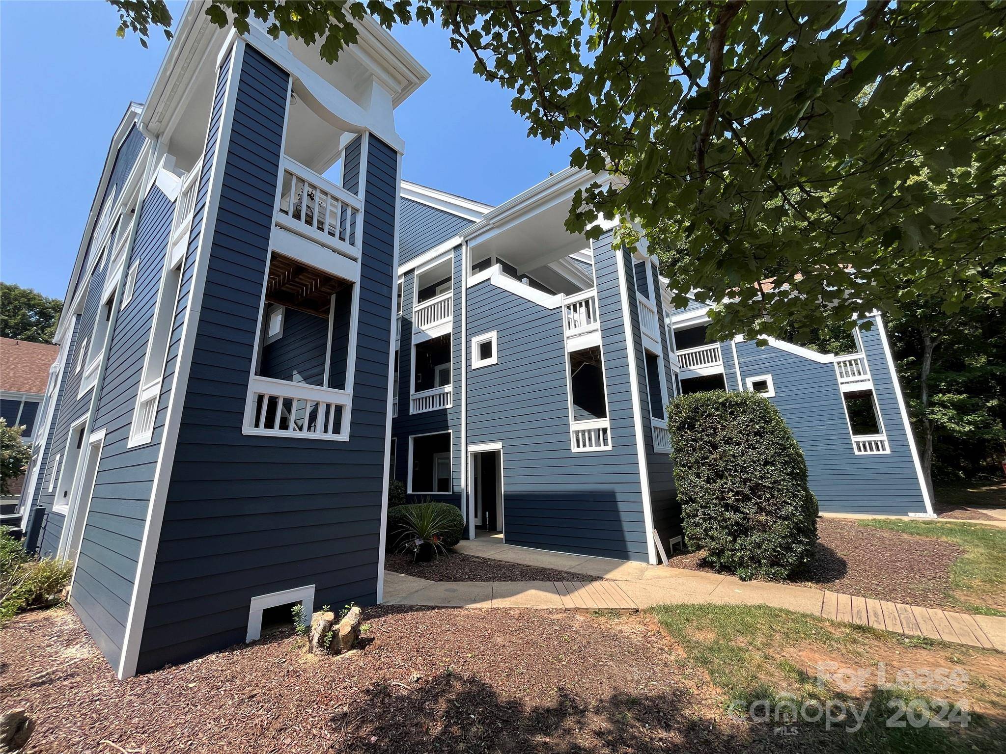 Davidson, NC 28036,723 Southwest DR #23