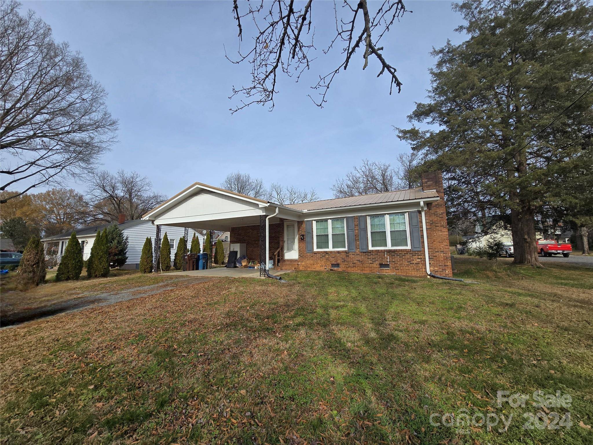 Mocksville, NC 27028,321 Gwyn ST