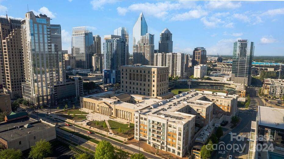 Charlotte, NC 28203,425 W Trade ST #2BR