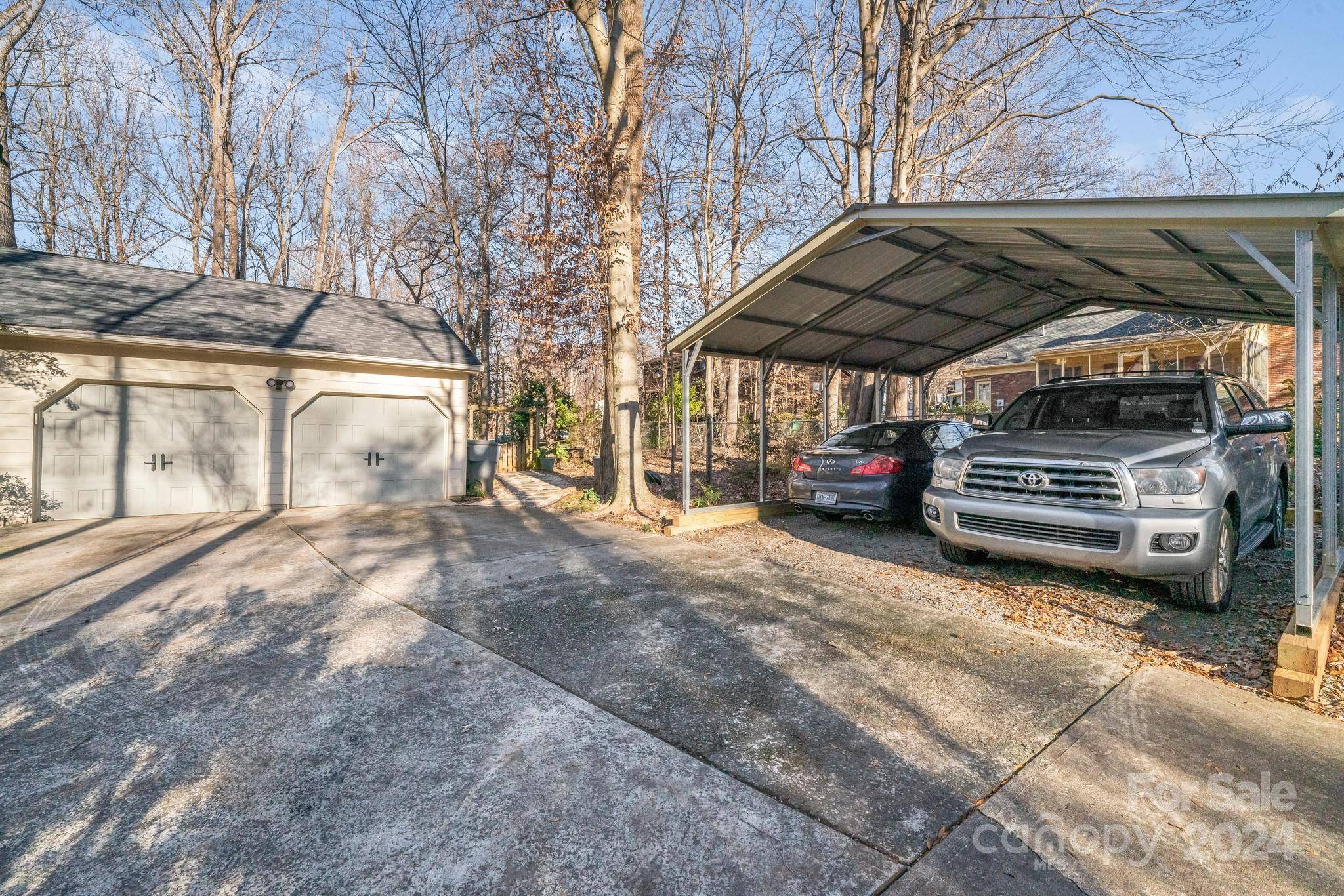 Charlotte, NC 28213,939 Autumnwood LN