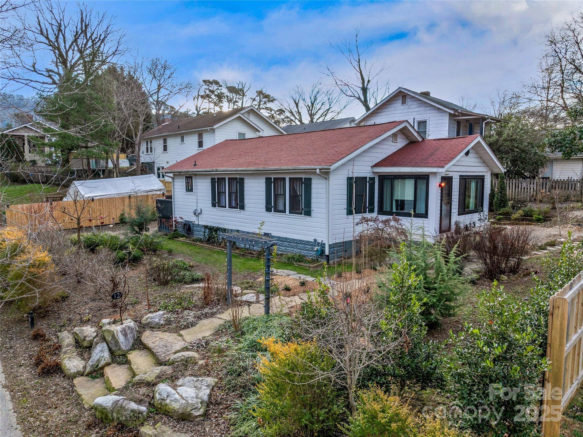 Asheville, NC 28804,12 Irving ST