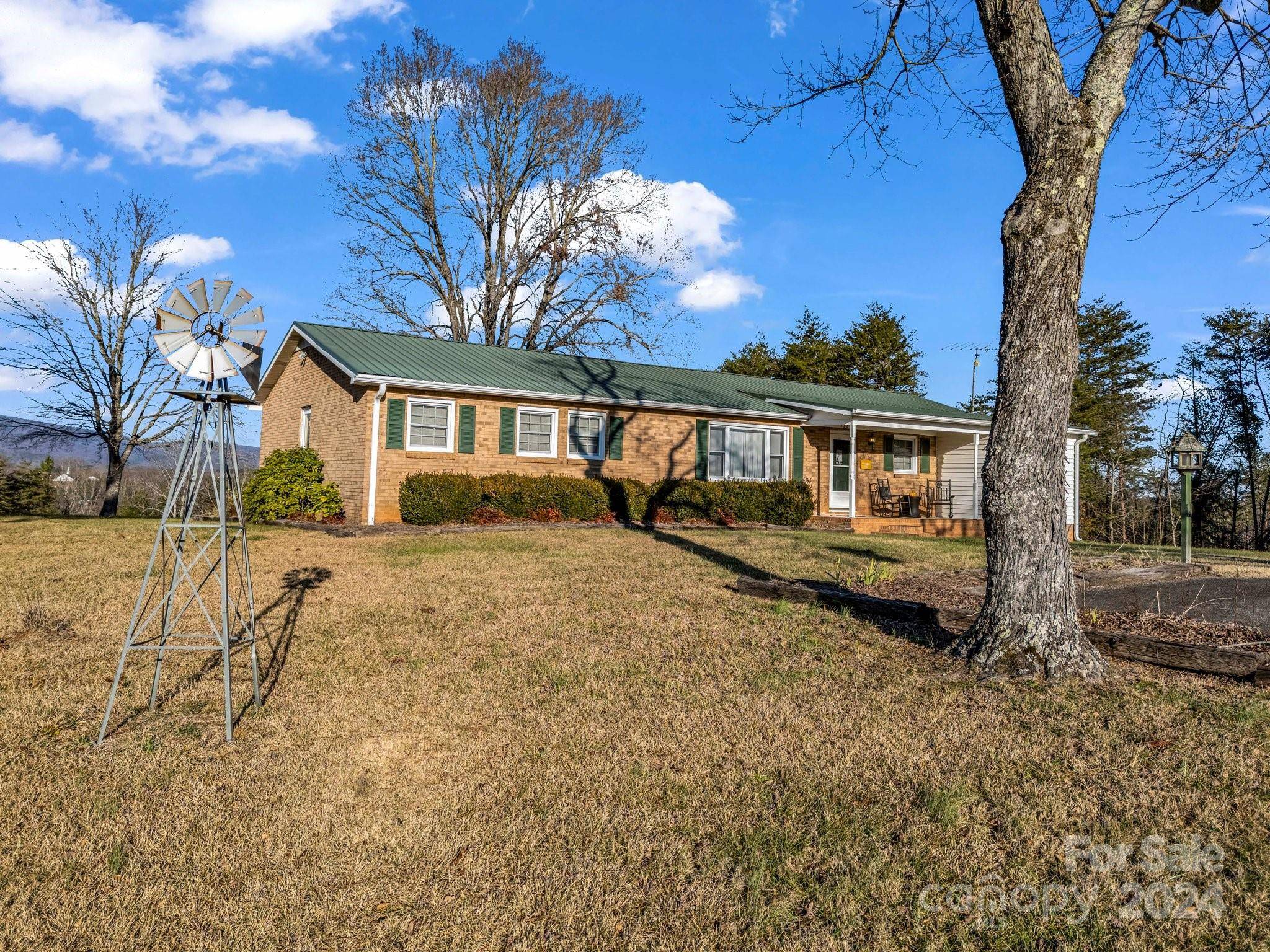 Casar, NC 28020,126 Cougar RD