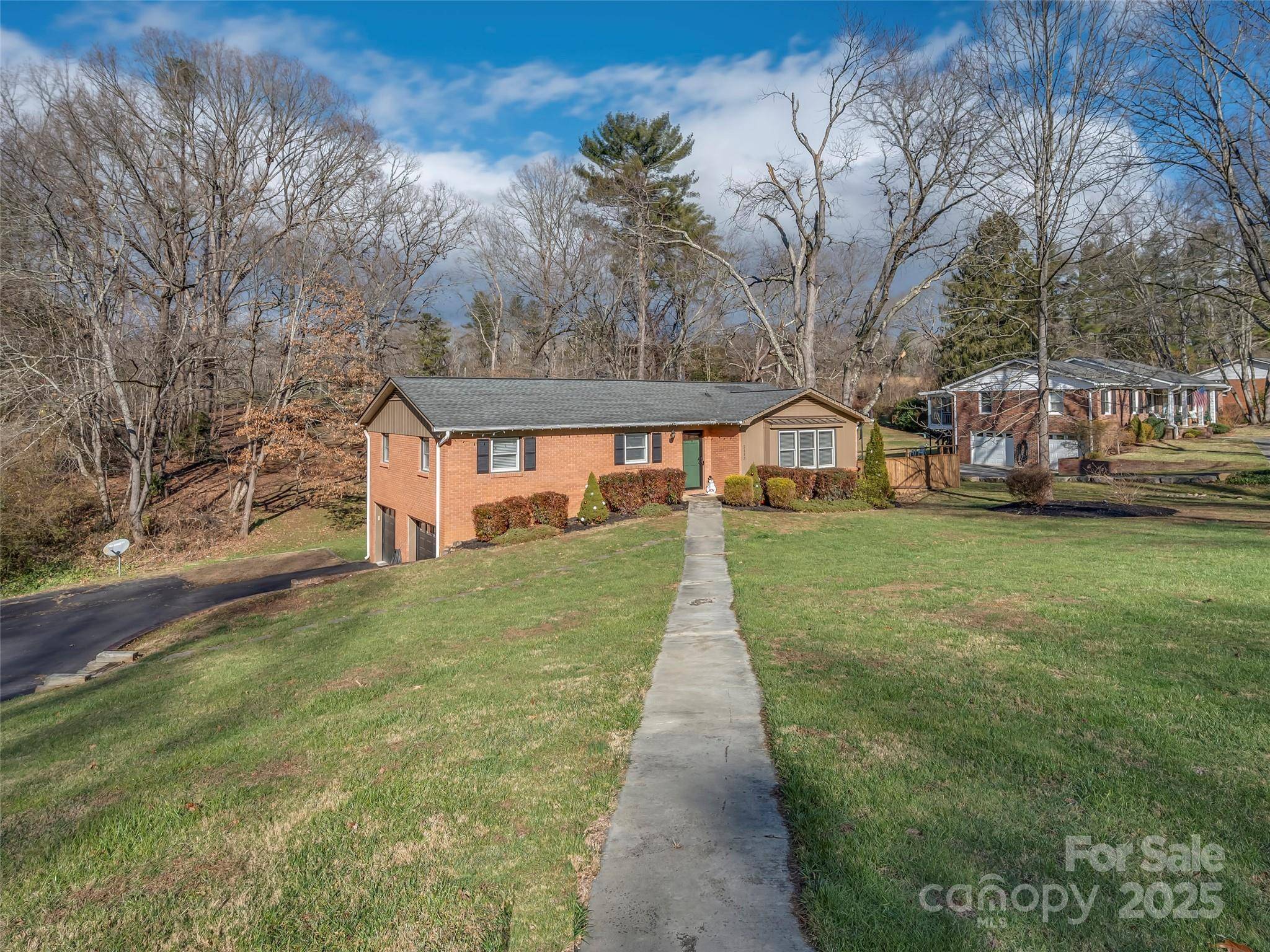 Hendersonville, NC 28791,2113 Glenheath DR