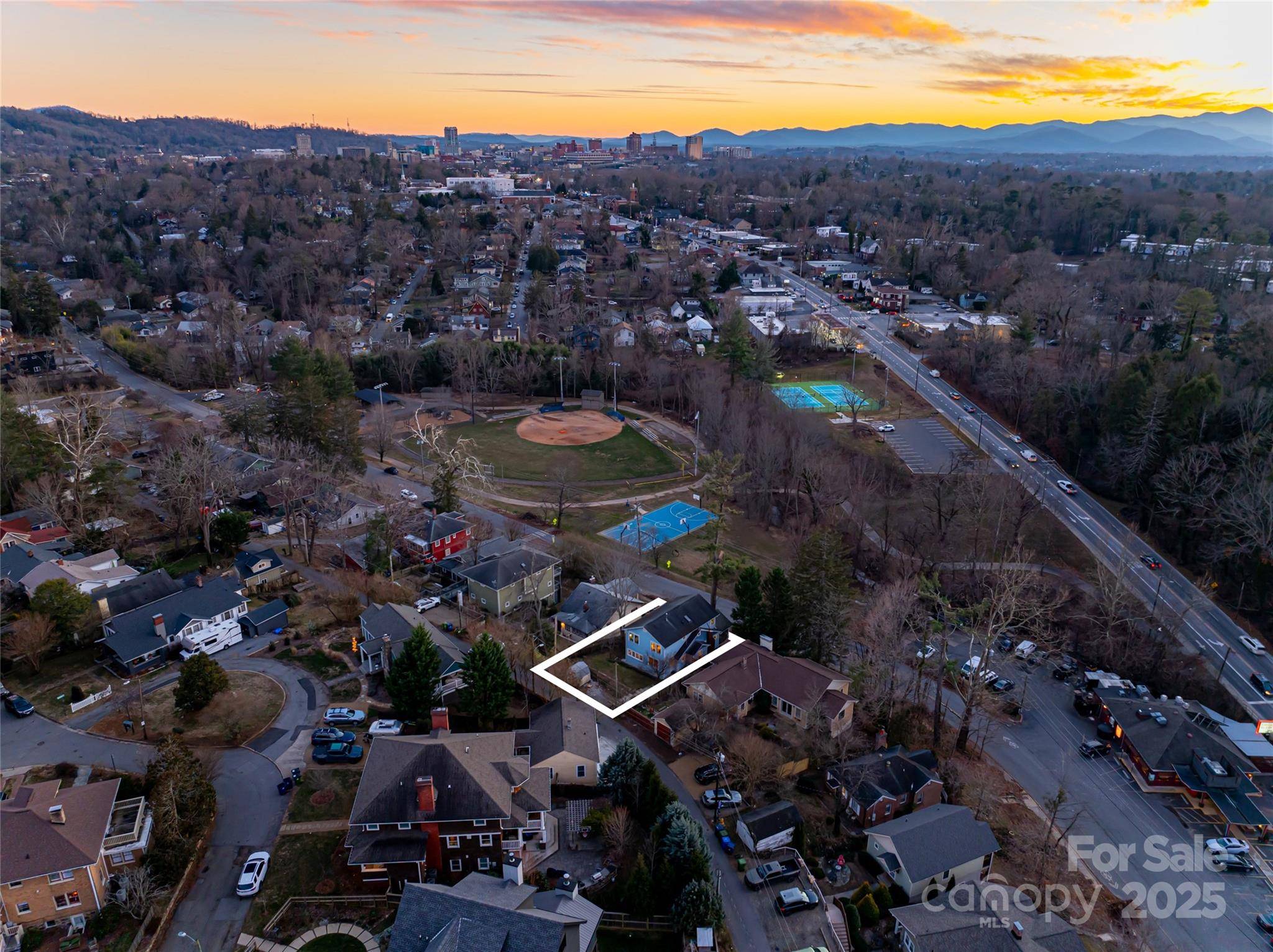 Asheville, NC 28804,273 Murdock AVE