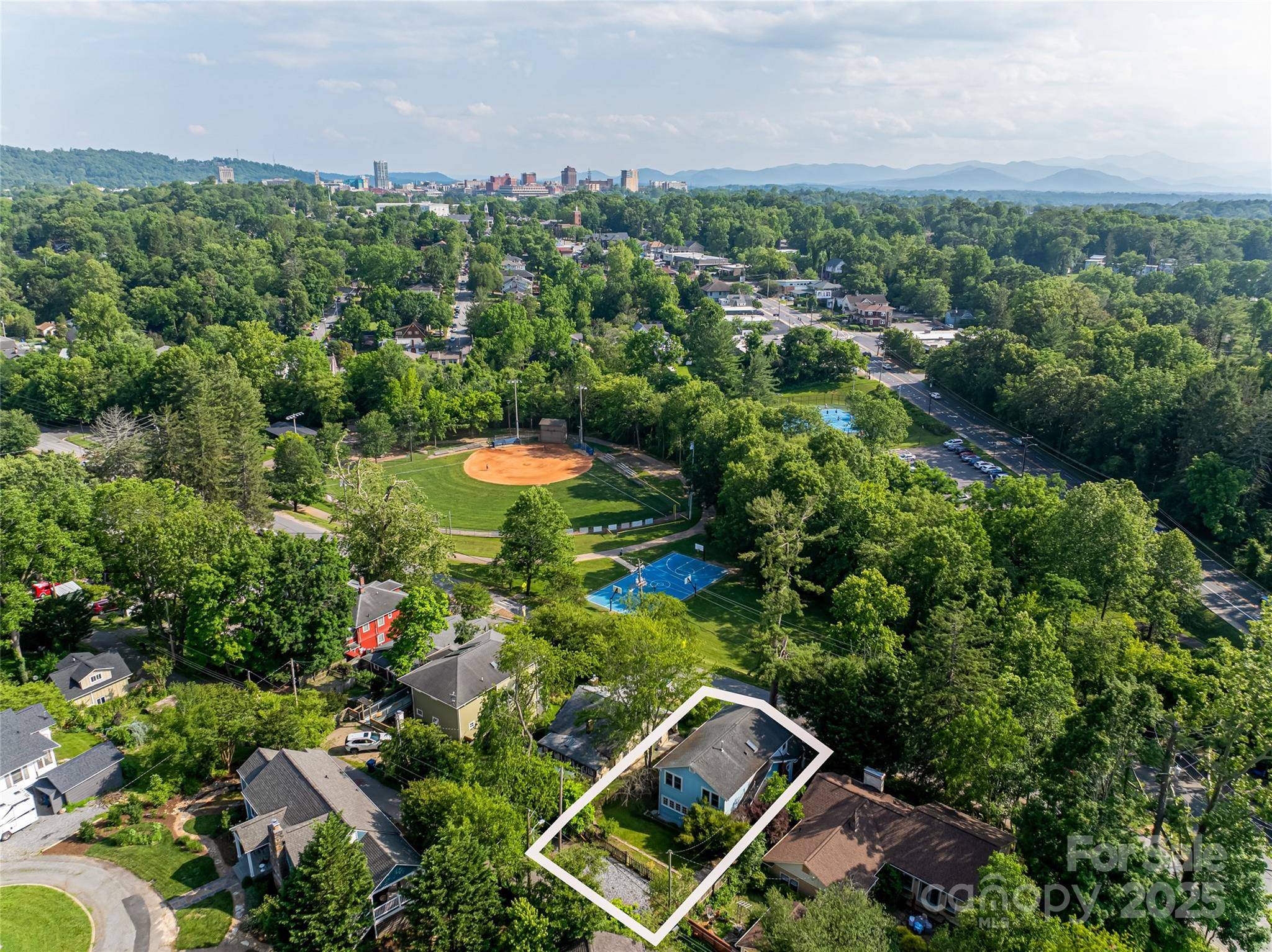 Asheville, NC 28804,273 Murdock AVE