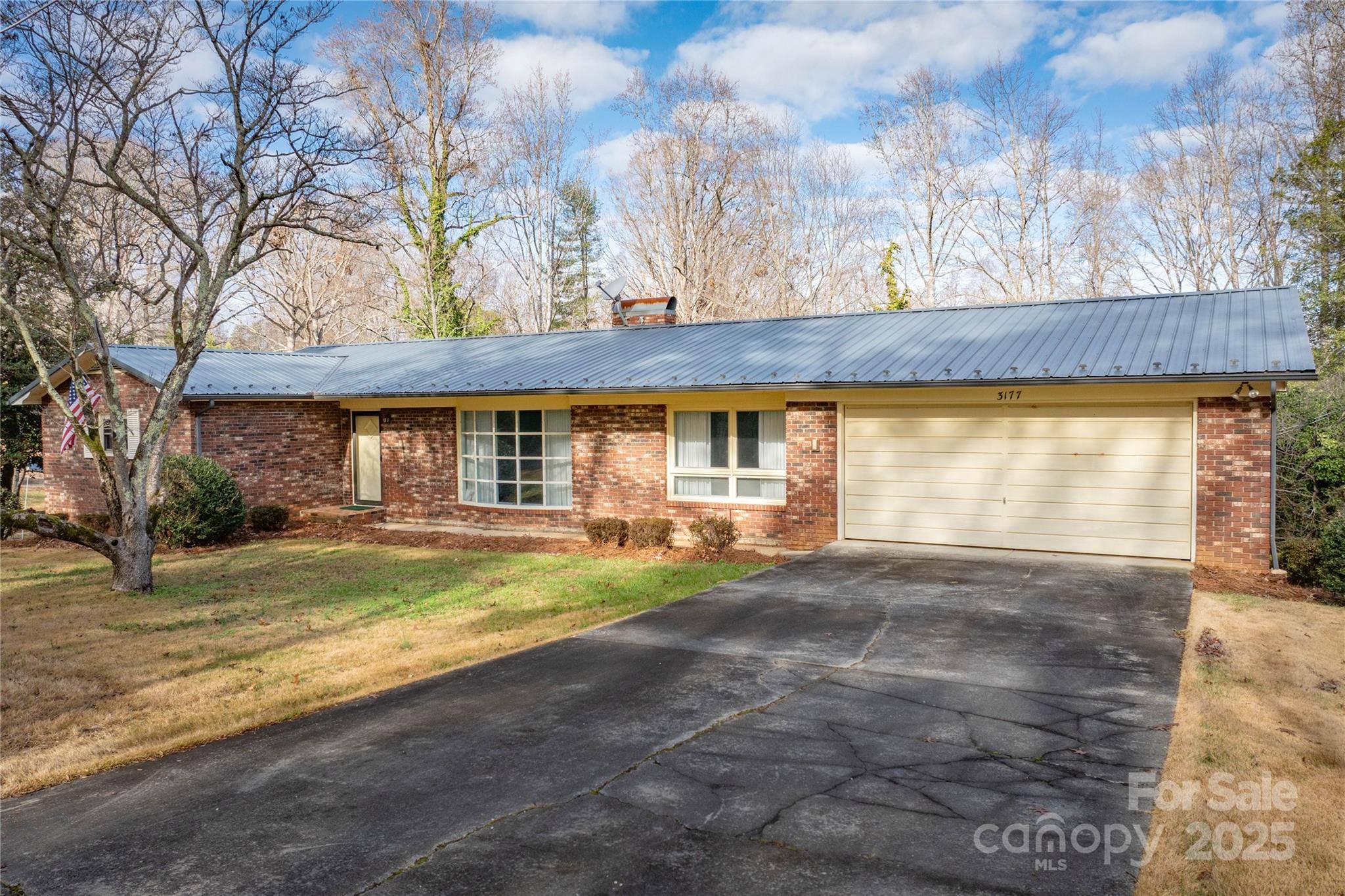 Valdese, NC 28690,3177 Hollyhill CIR