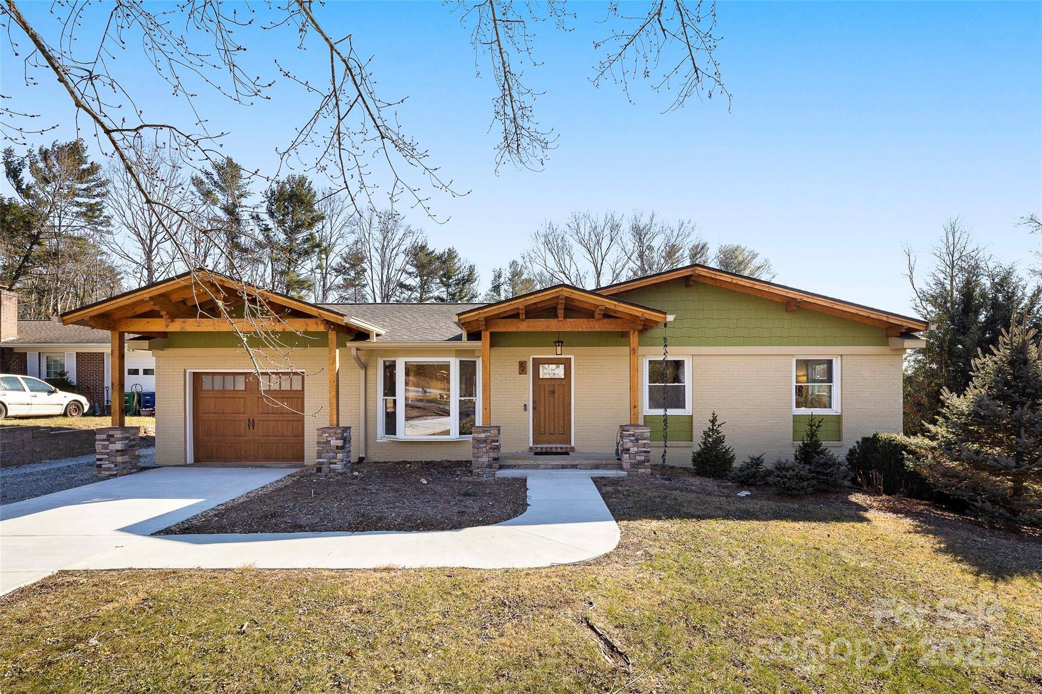 Arden, NC 28704,5 Pointview CT