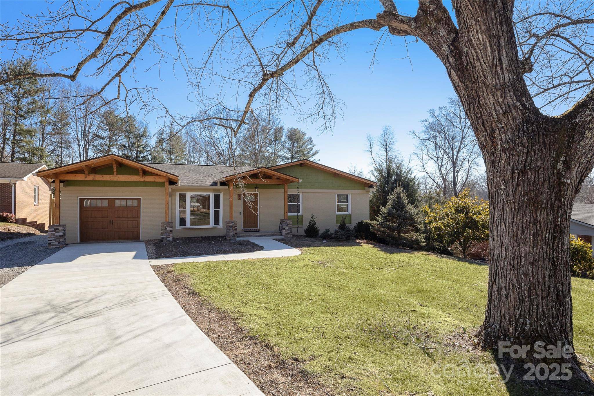 Arden, NC 28704,5 Pointview CT
