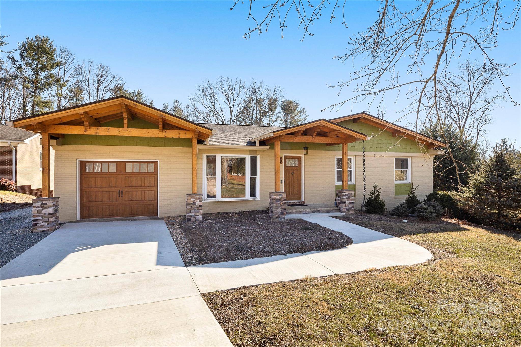 Arden, NC 28704,5 Pointview CT